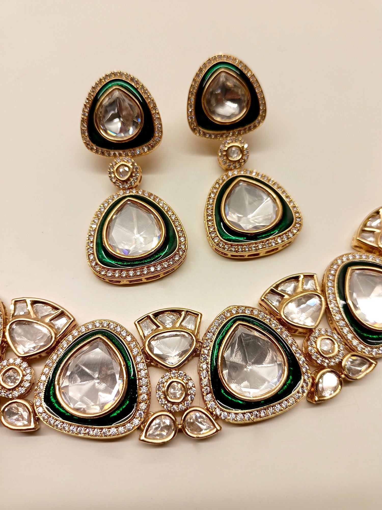 Ramiza Green Kundan Necklace Set - qivii