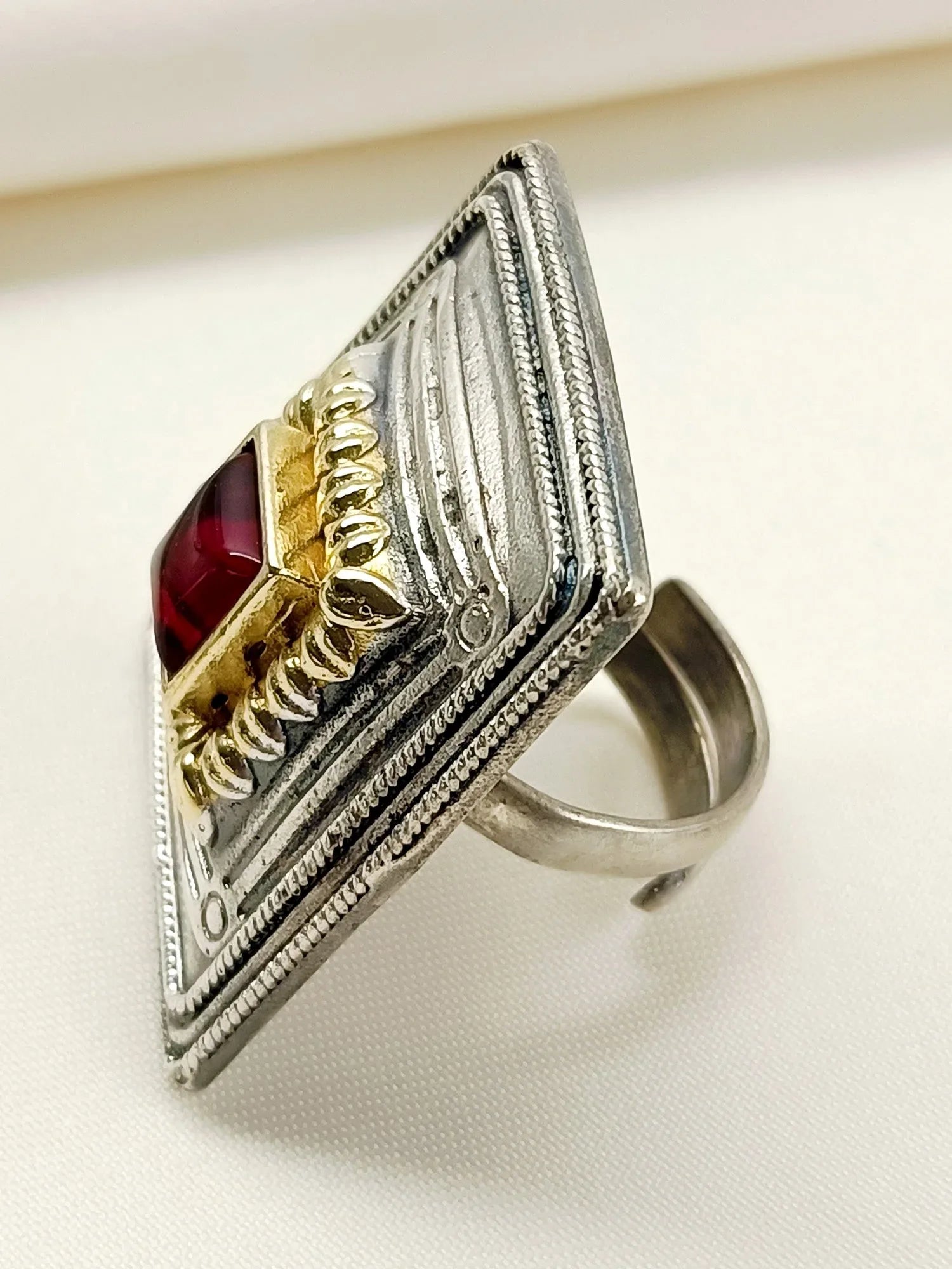Iran Maroon Men's Finger Ring