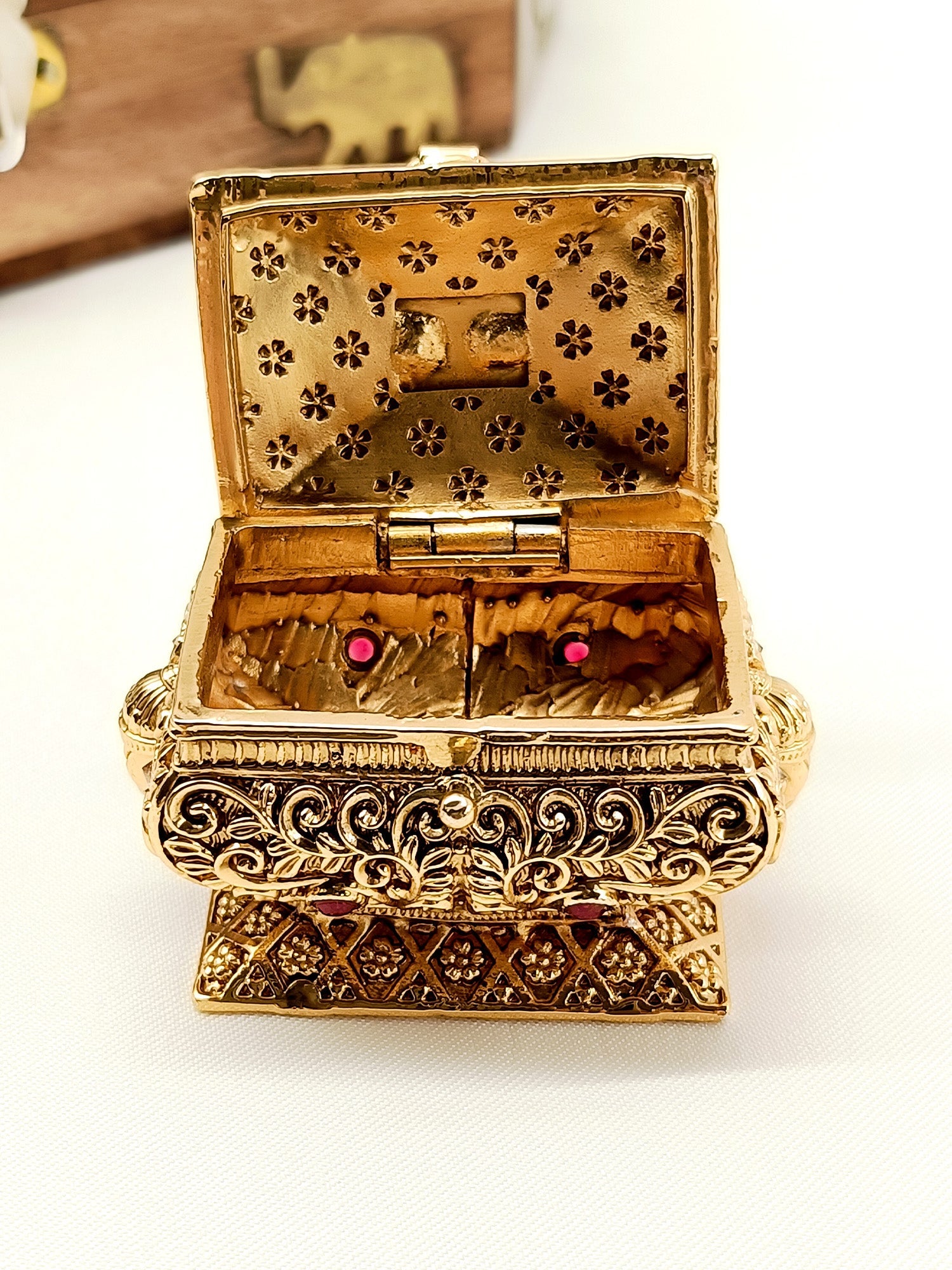 Tejaswini Copper Antique Temple Sindoor Dibbi