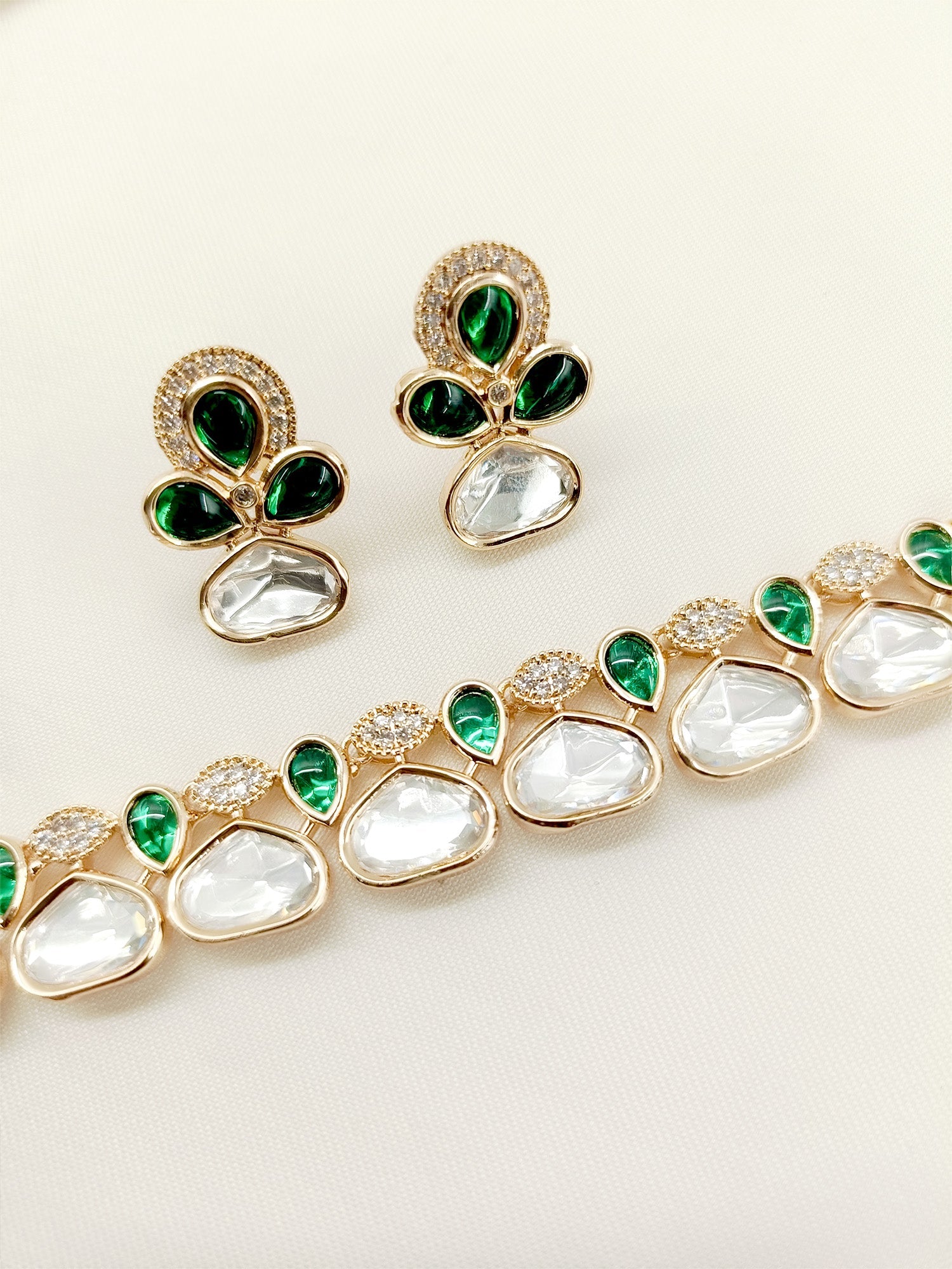 Mihira Green Kundan Necklace Set - qivii