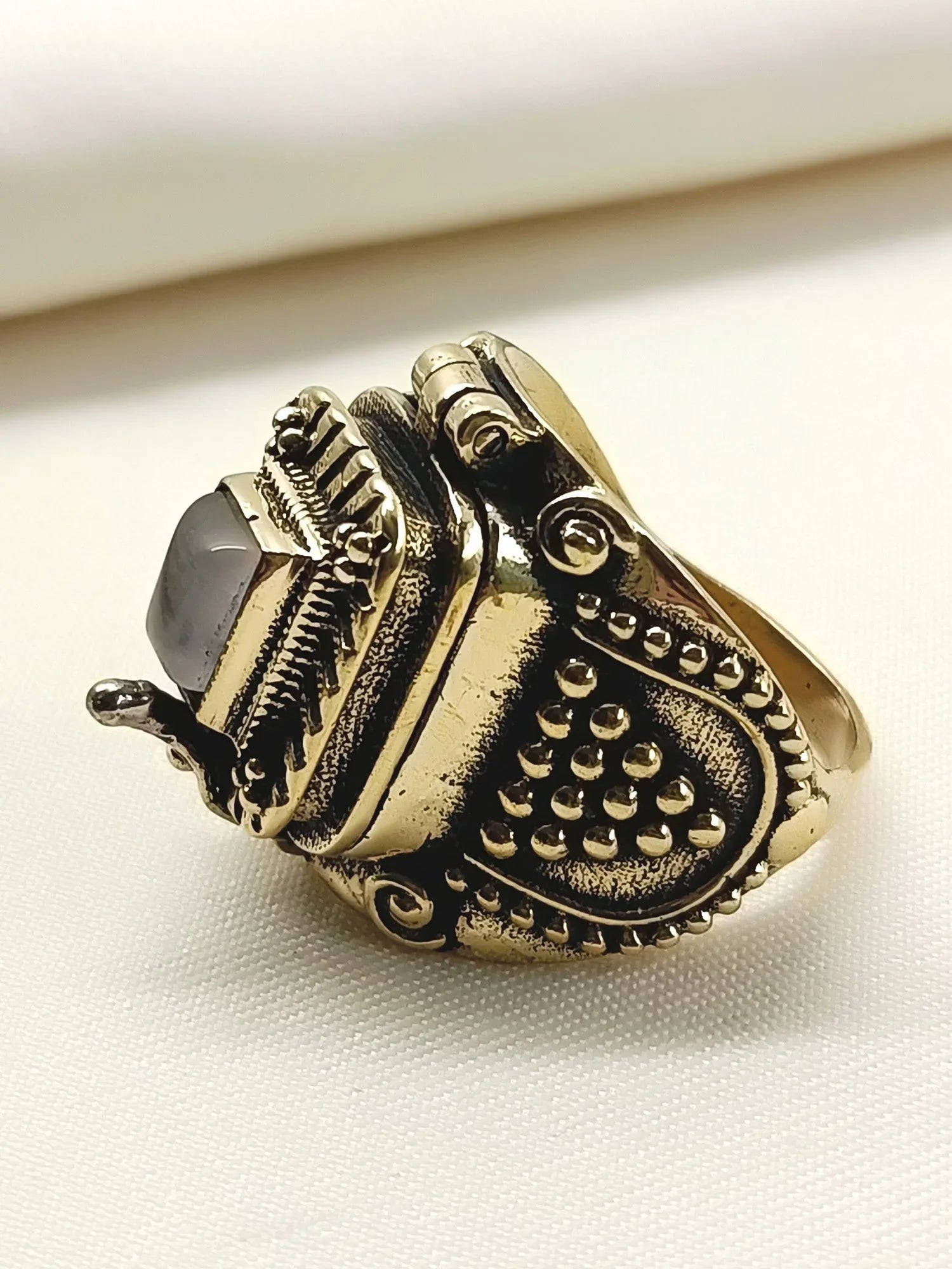 Almaas Pink Western Finger Ring