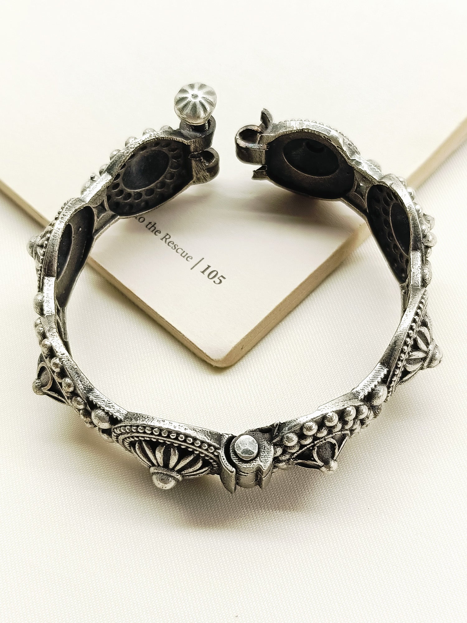 Pakeezah Plain Oxidized Kada