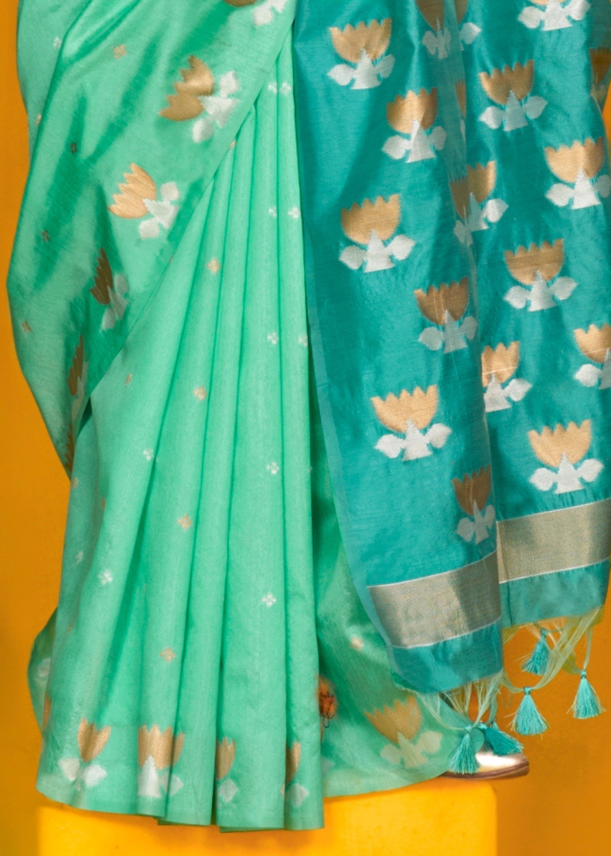 Seagreen Tussar Handloom Weaving Silk Saree - qivii