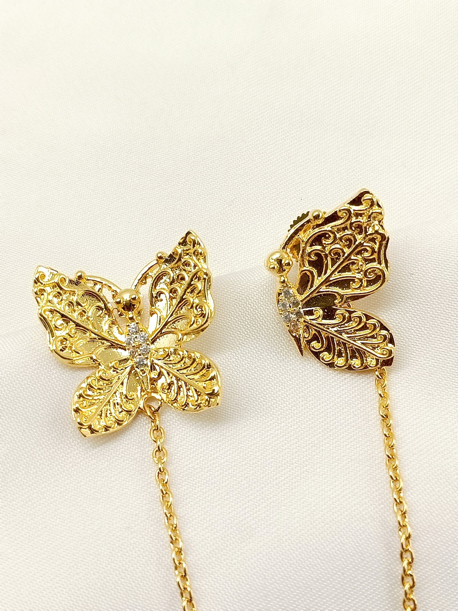 Bhuvi Golden Boutique Earring With Chain