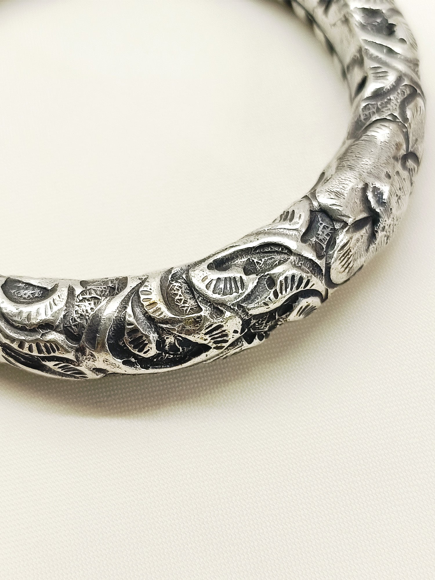 Yeliz Plain Oxidized Bracelet