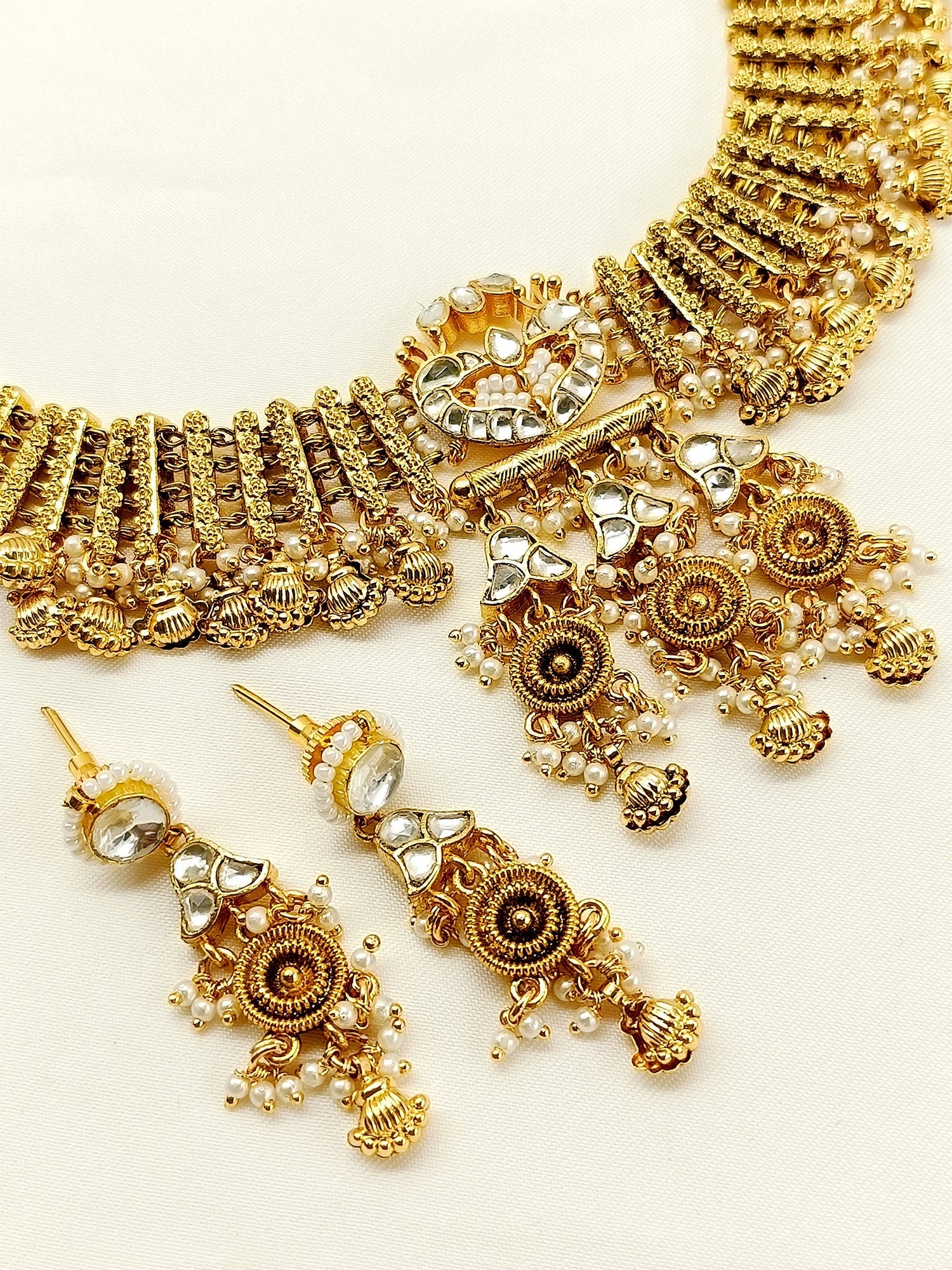 Aadishri White Kundan Choker Set - qivii