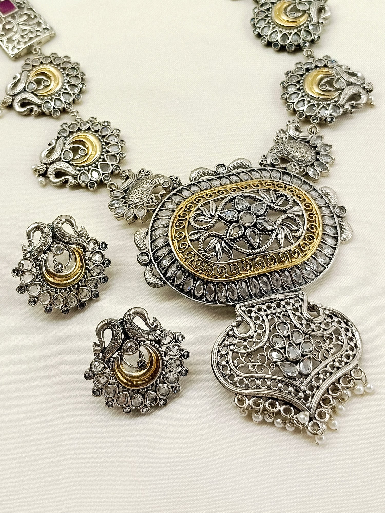 Parineeti White Oxidized Necklace Set