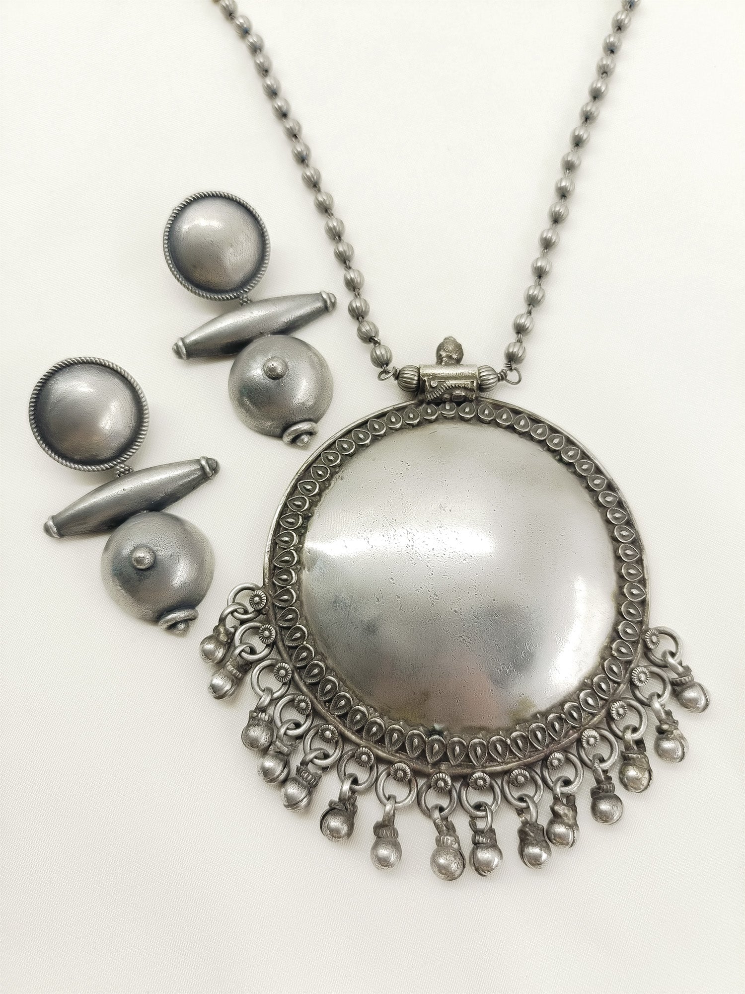Xyrah Plain Oxidized Necklace Set