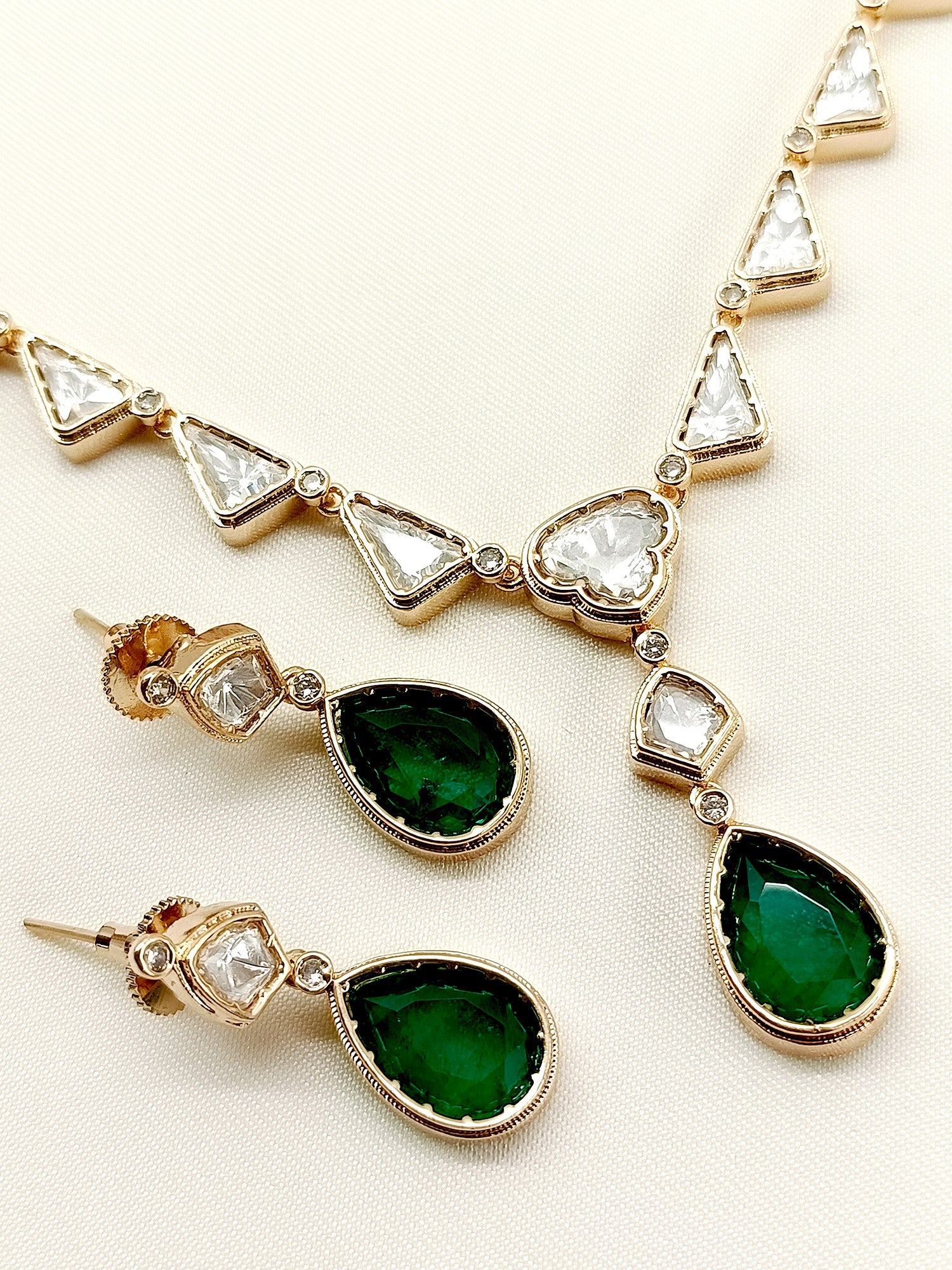Daisy Green Kundan Necklace Set - qivii