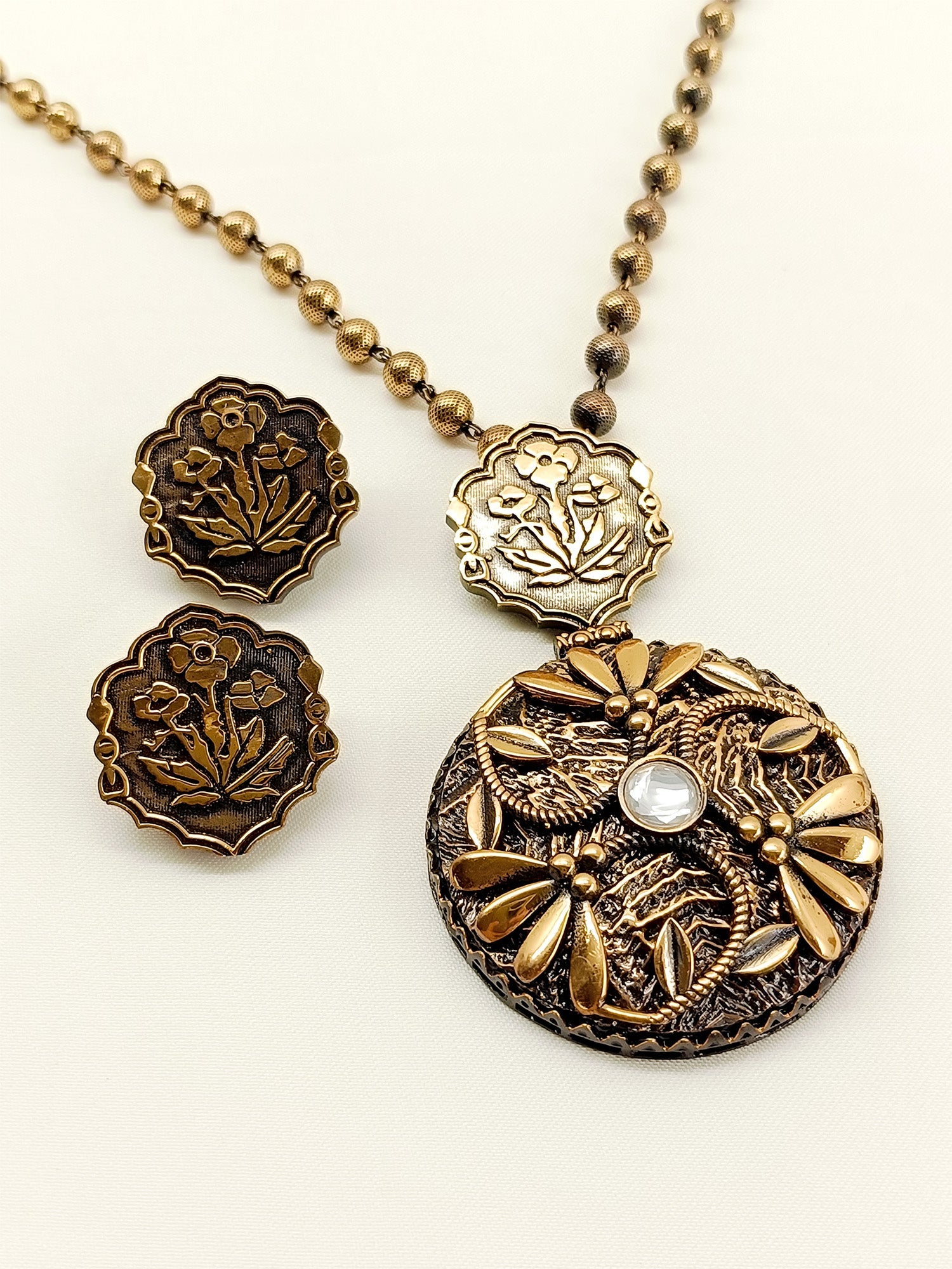 Seher Antique Gold Oxidized Pendant Set - qivii