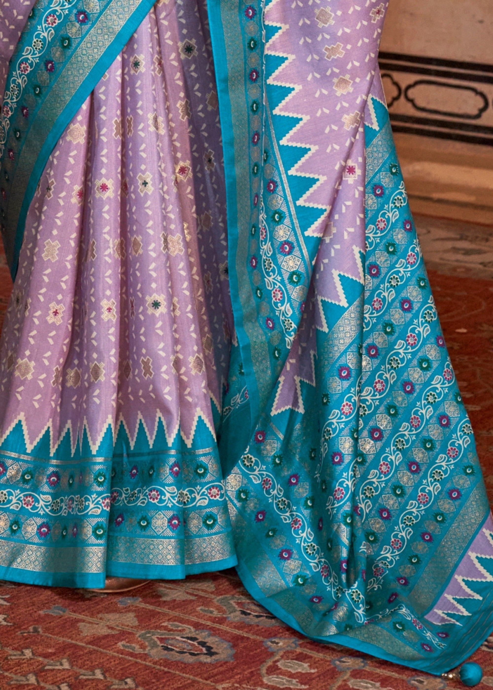 Lavender Purple Silk Saree With Traditional Classic Design - qivii