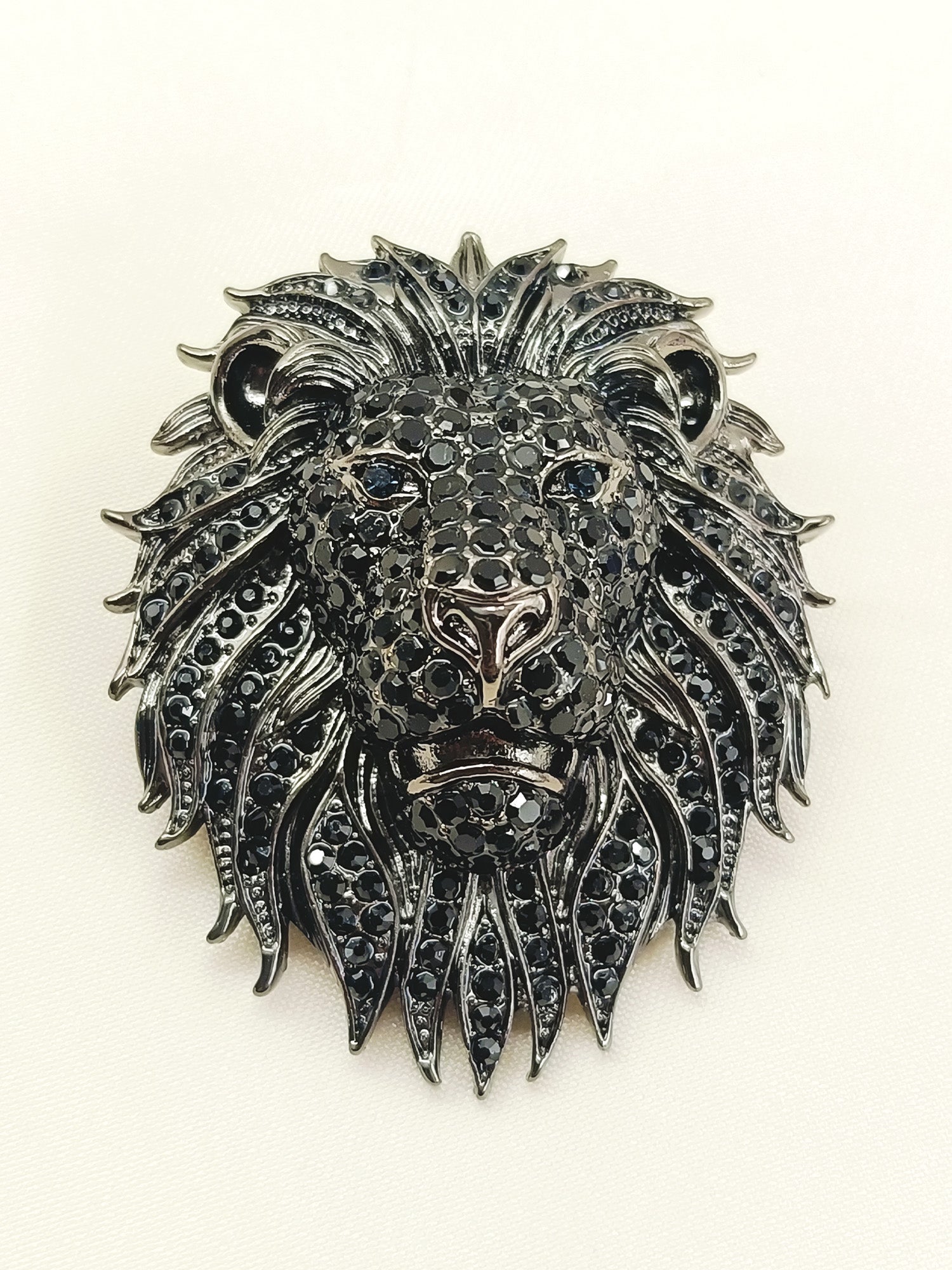 Omkar Black Lion Men's Brooch