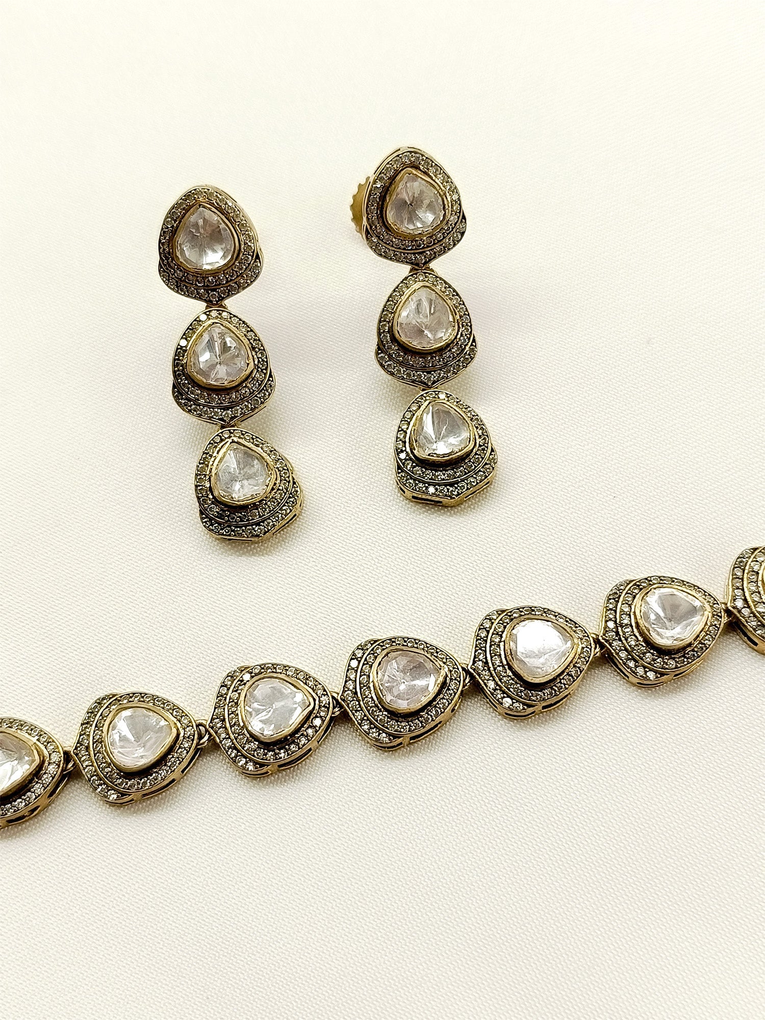 Riyanshi White Victorian Necklace Set