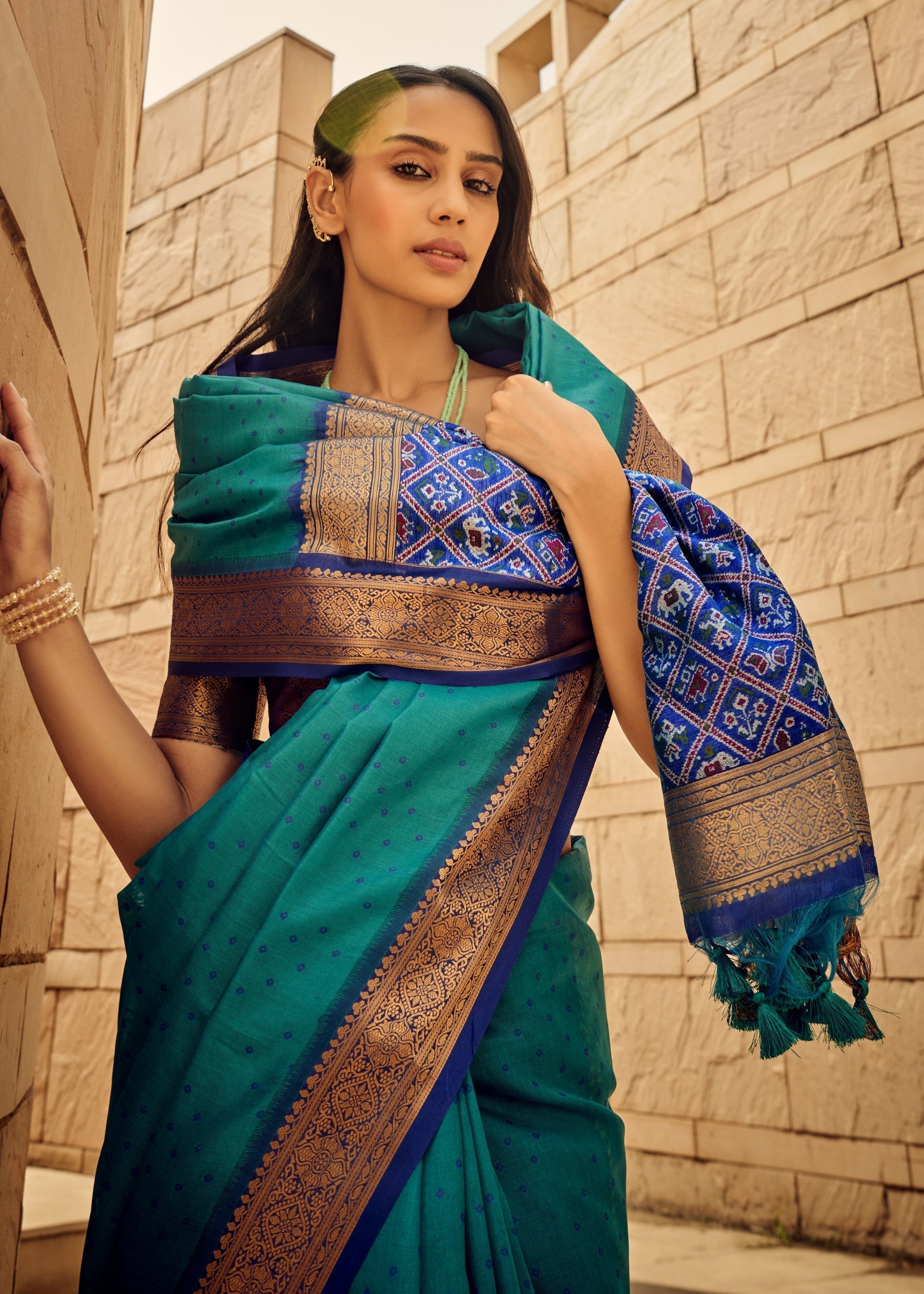 Dark Green Handloom Weaving Silk Saree - qivii