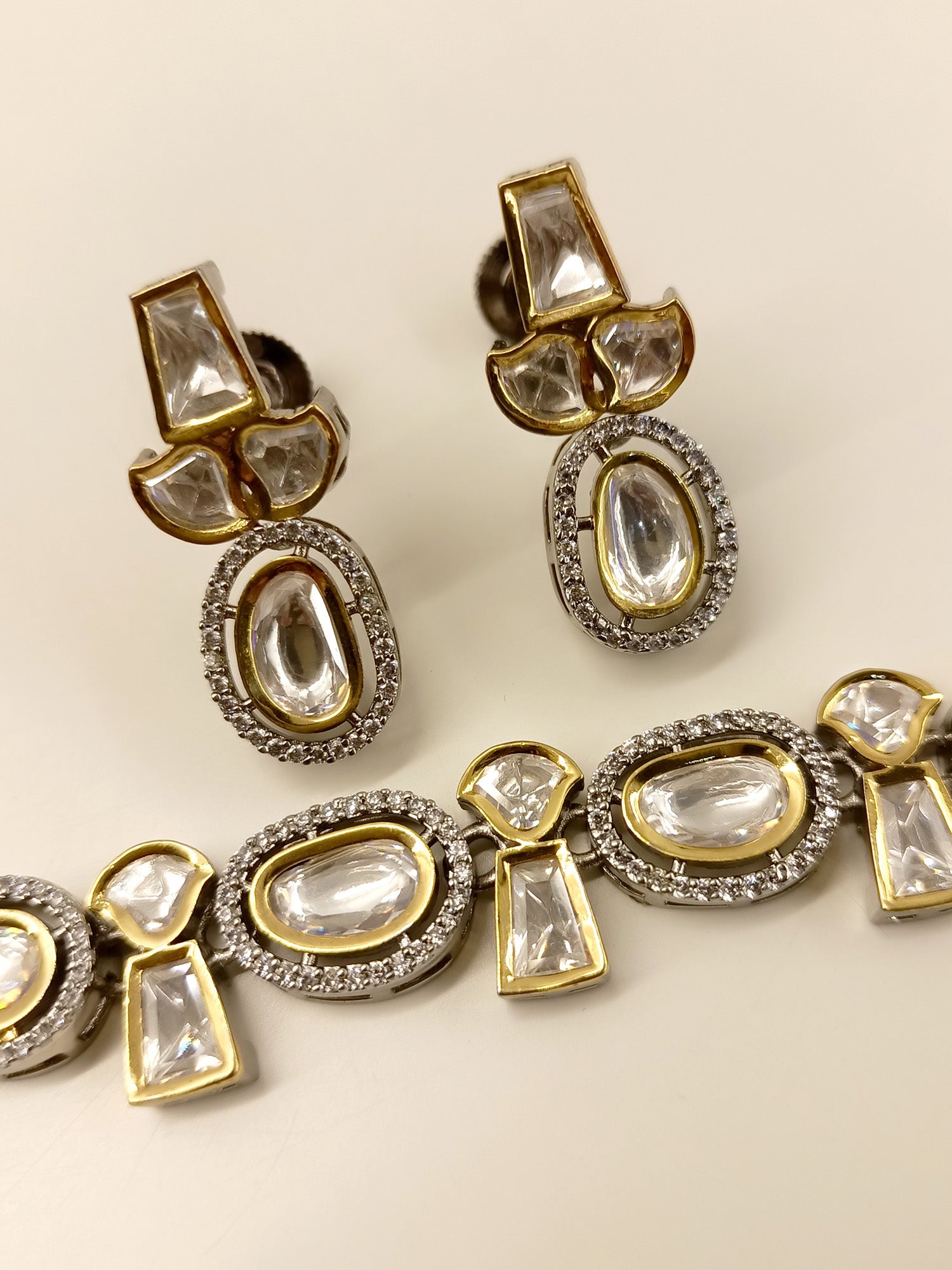 Avantika White Victorian Necklace Set - qivii