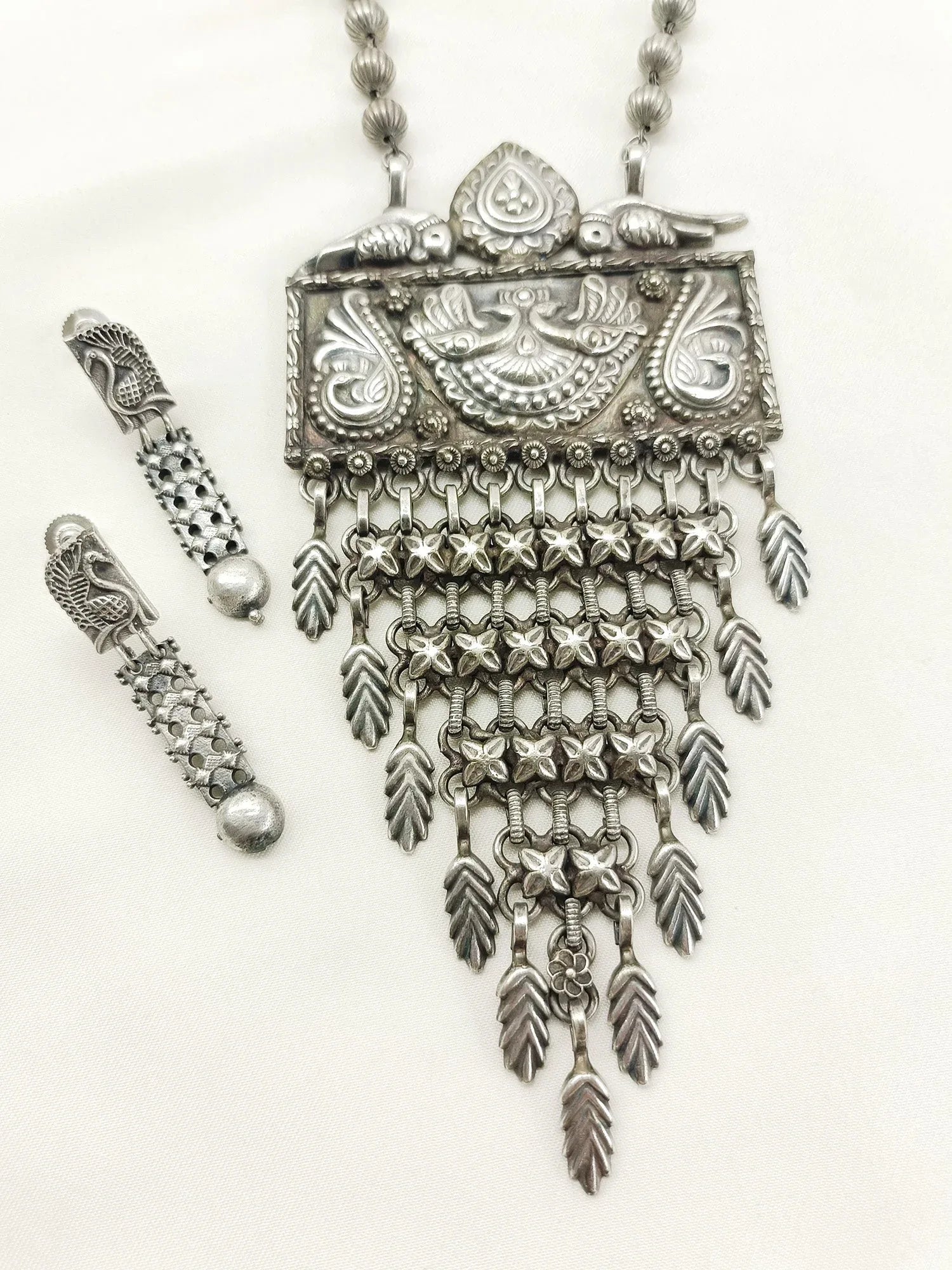 Vinesha Plain Oxidized Necklace Set