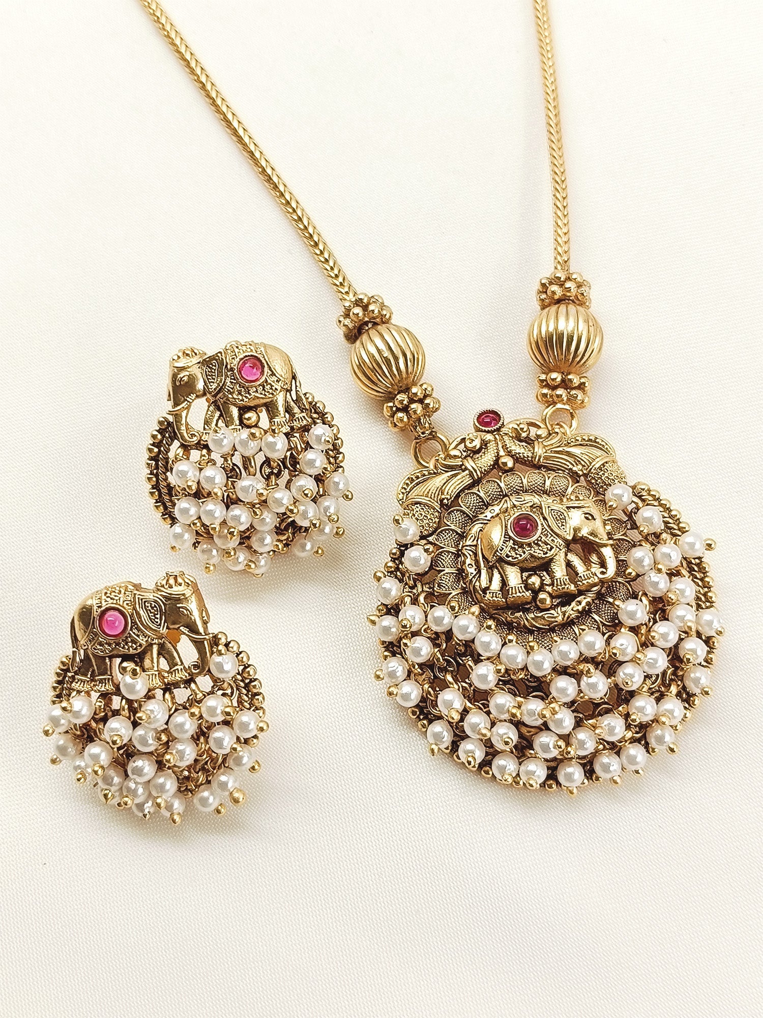 Diya White Pearl Antique Pendant Set