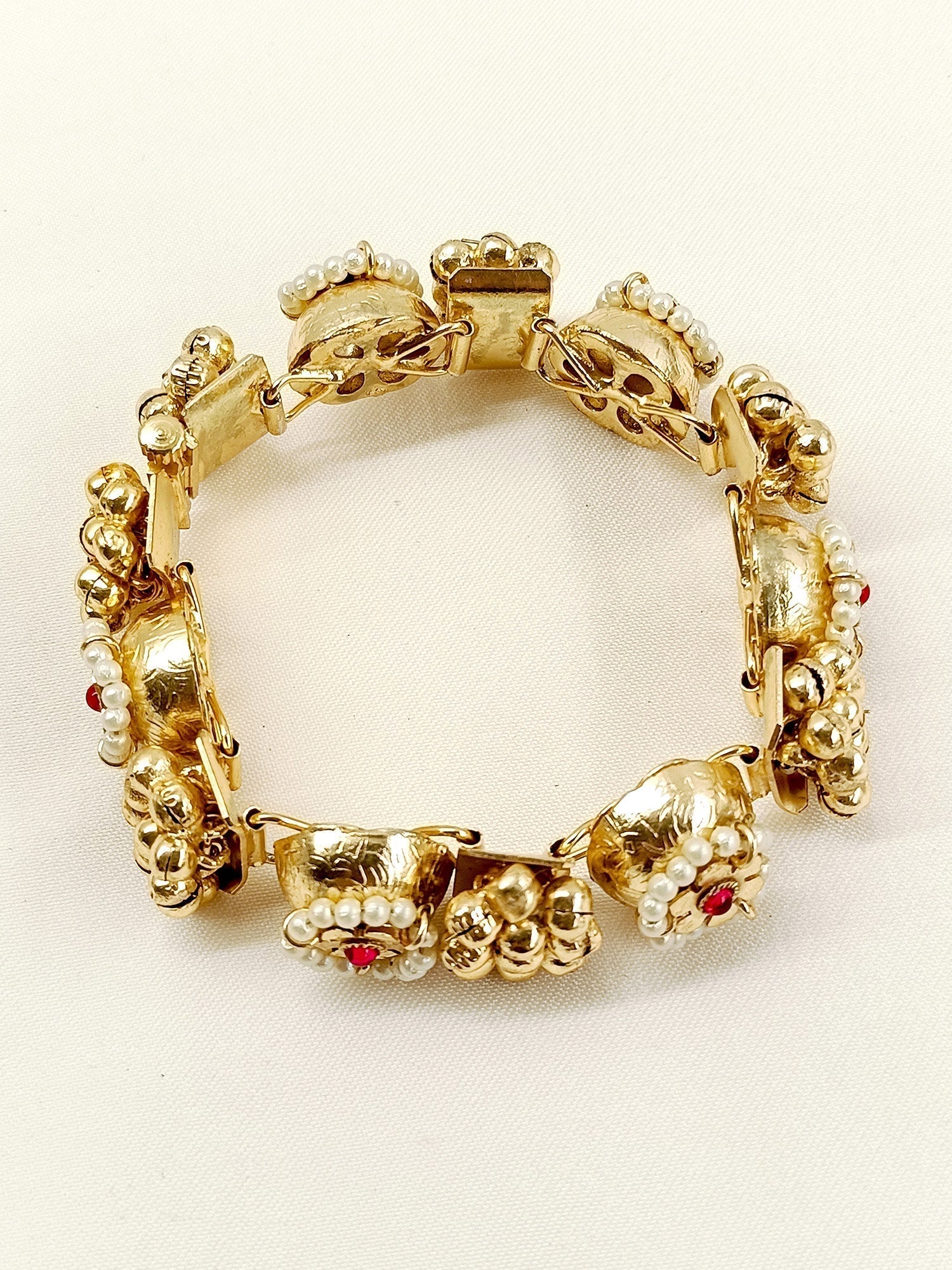 Qaram Majenta Oxidized Bracelet - qivii