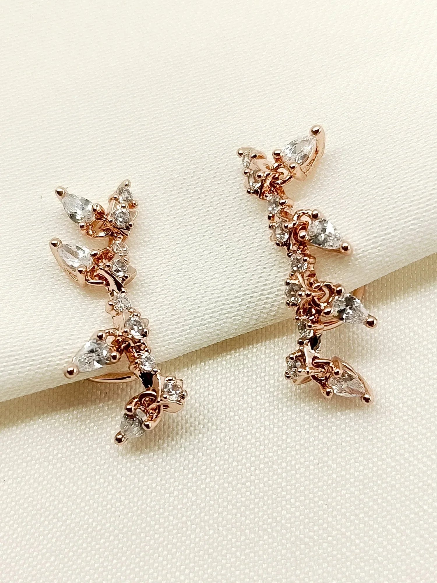 Sharvi White American Diamond Earcuff