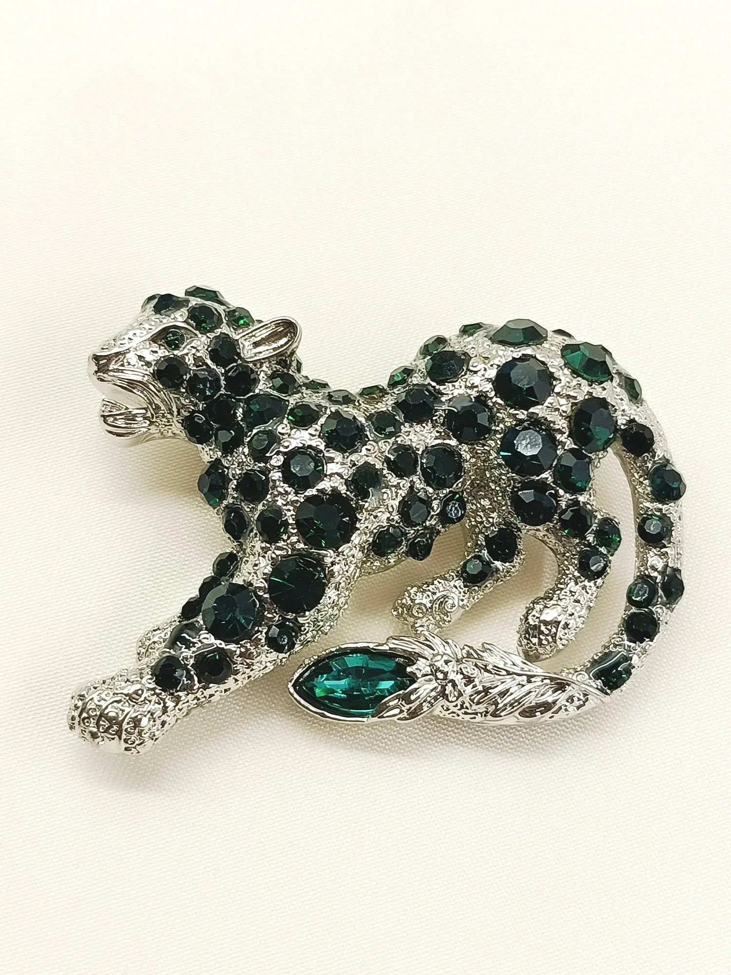 Sahadev Green Leopard Men's Brooch