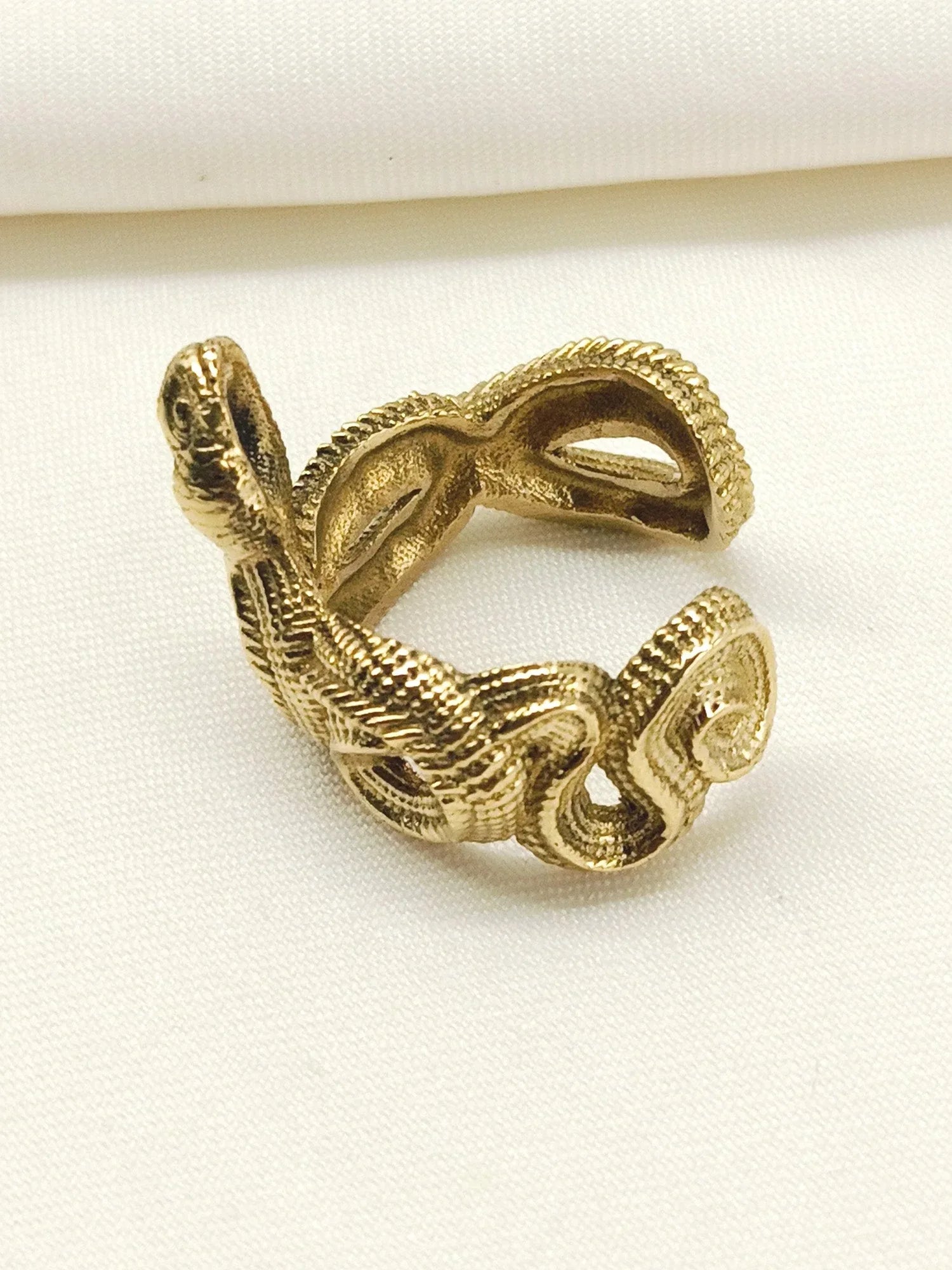 Juliet Golden Western Finger Ring