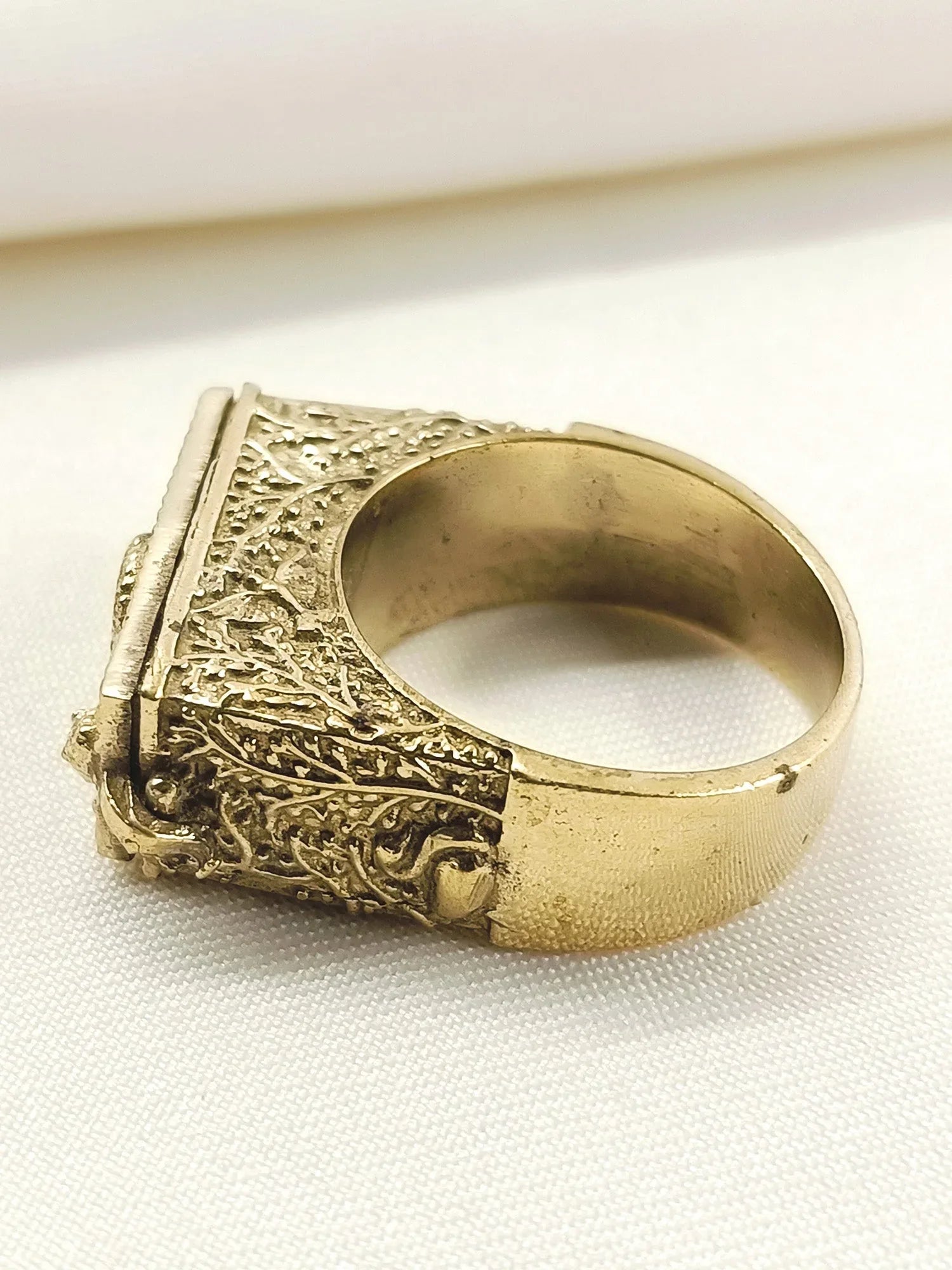 Damini Golden Western Finger Ring
