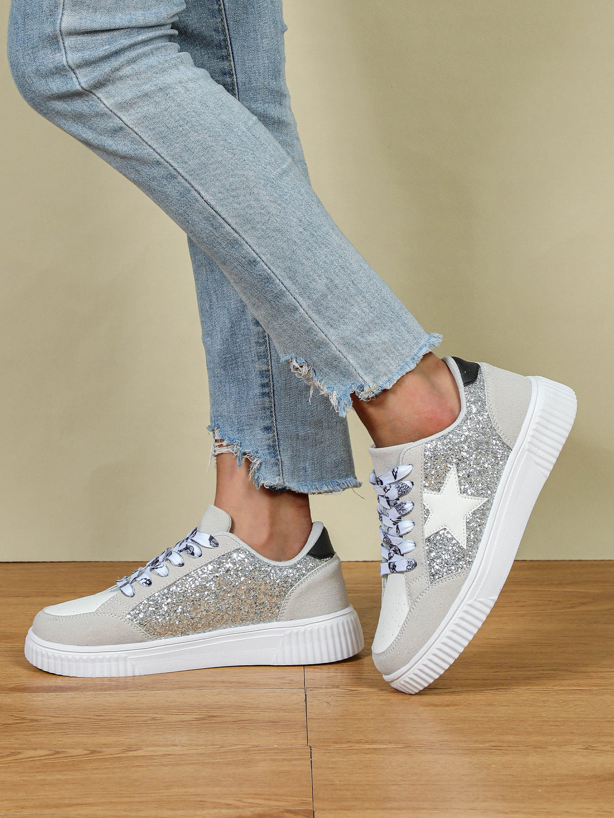 Women's Plus Size Trendy Sequins Skate Shoes - Soft Cushioned Lace-Up Casual Sneakers for Unisex Couples, Outdoor & School Streetwear