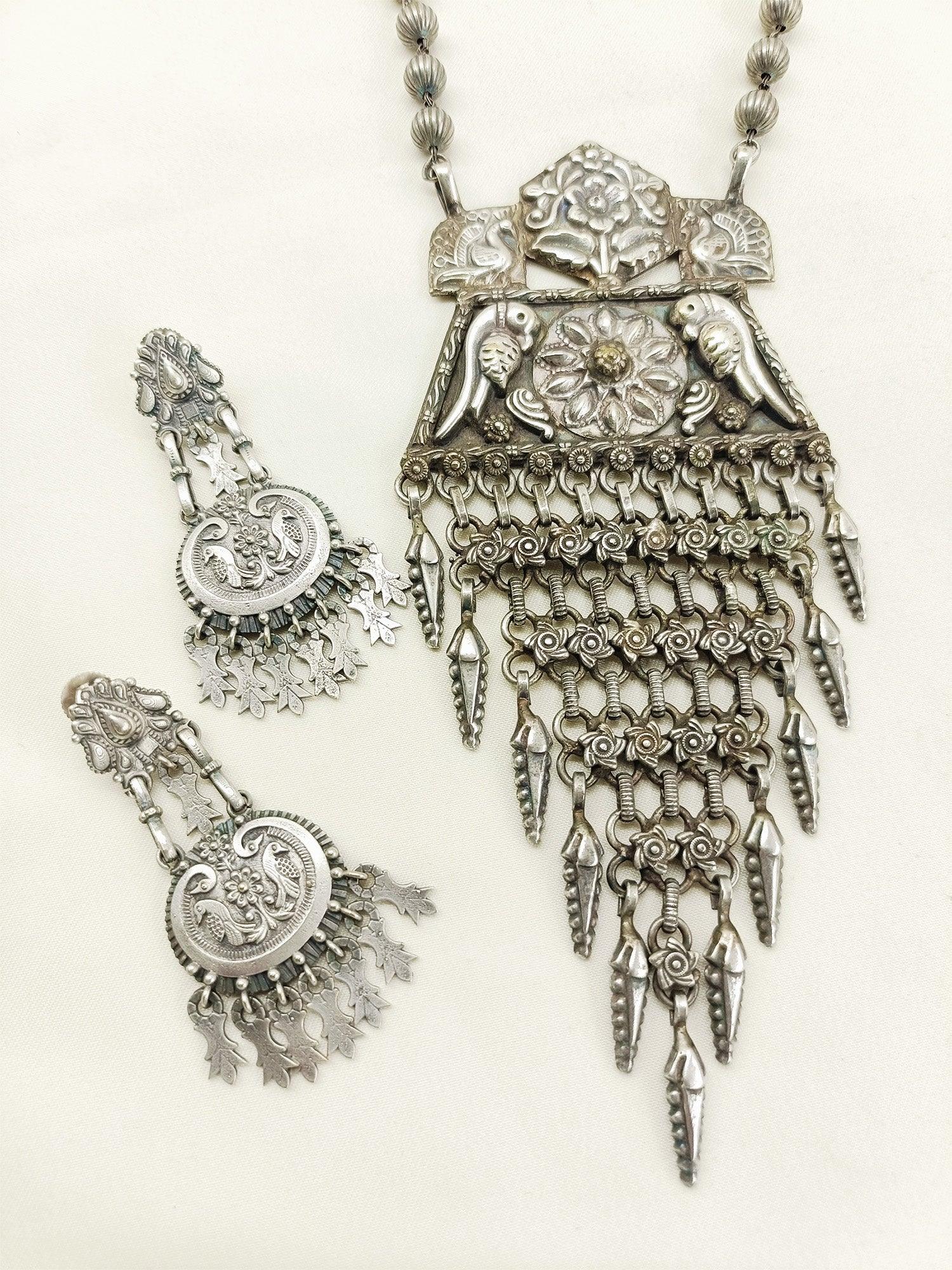 Jeeva Plain Oxidized Pendant Set