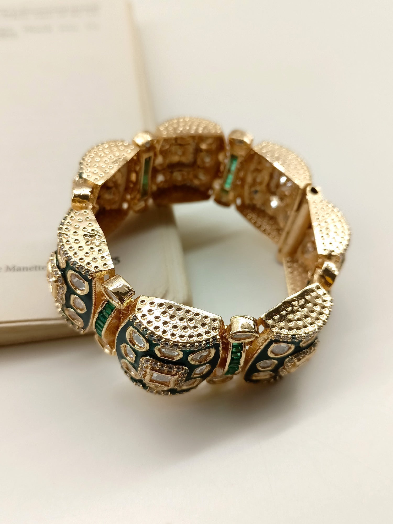 Ahira Green Kundan Bracelet - qivii
