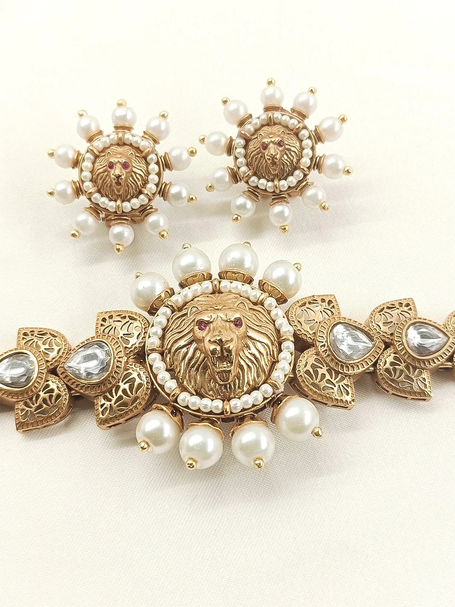 Swara White Pearl Boutique Choker Set