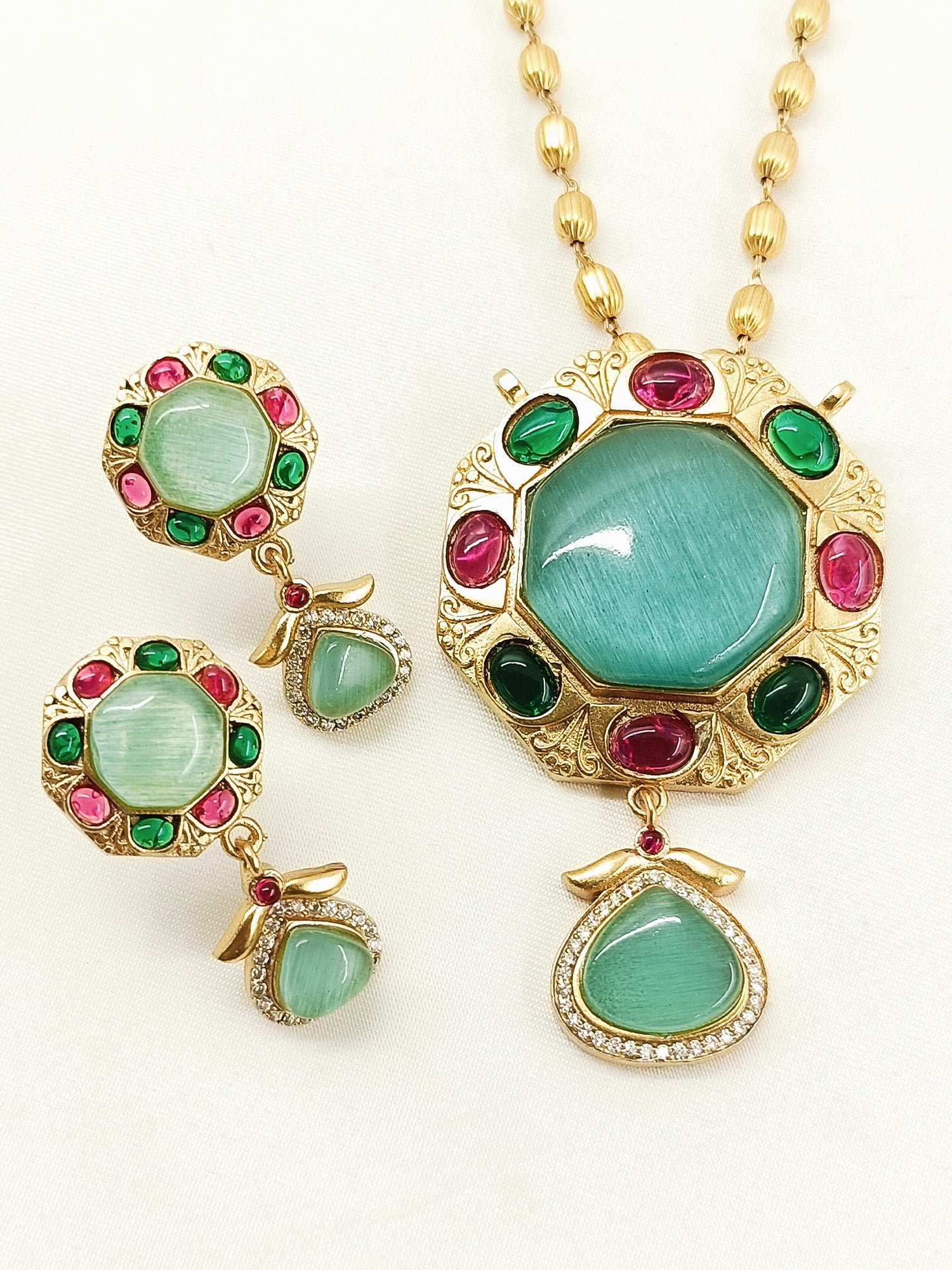 Aarika Multi Colour Oxidized Pendant Set