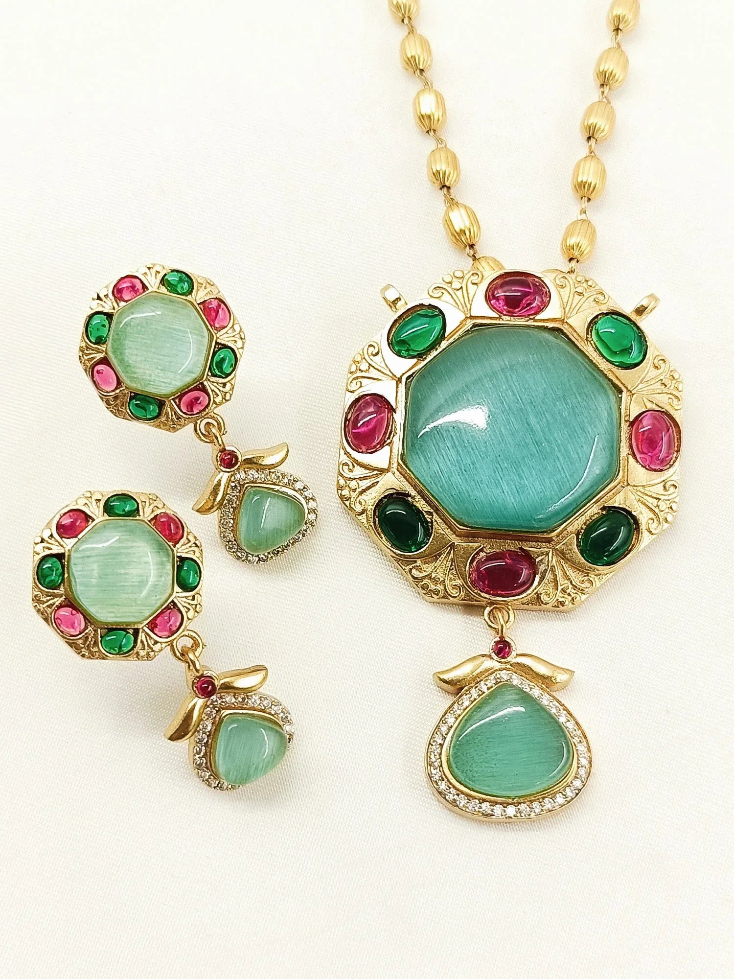 Aarika Multi Colour Oxidized Pendant Set