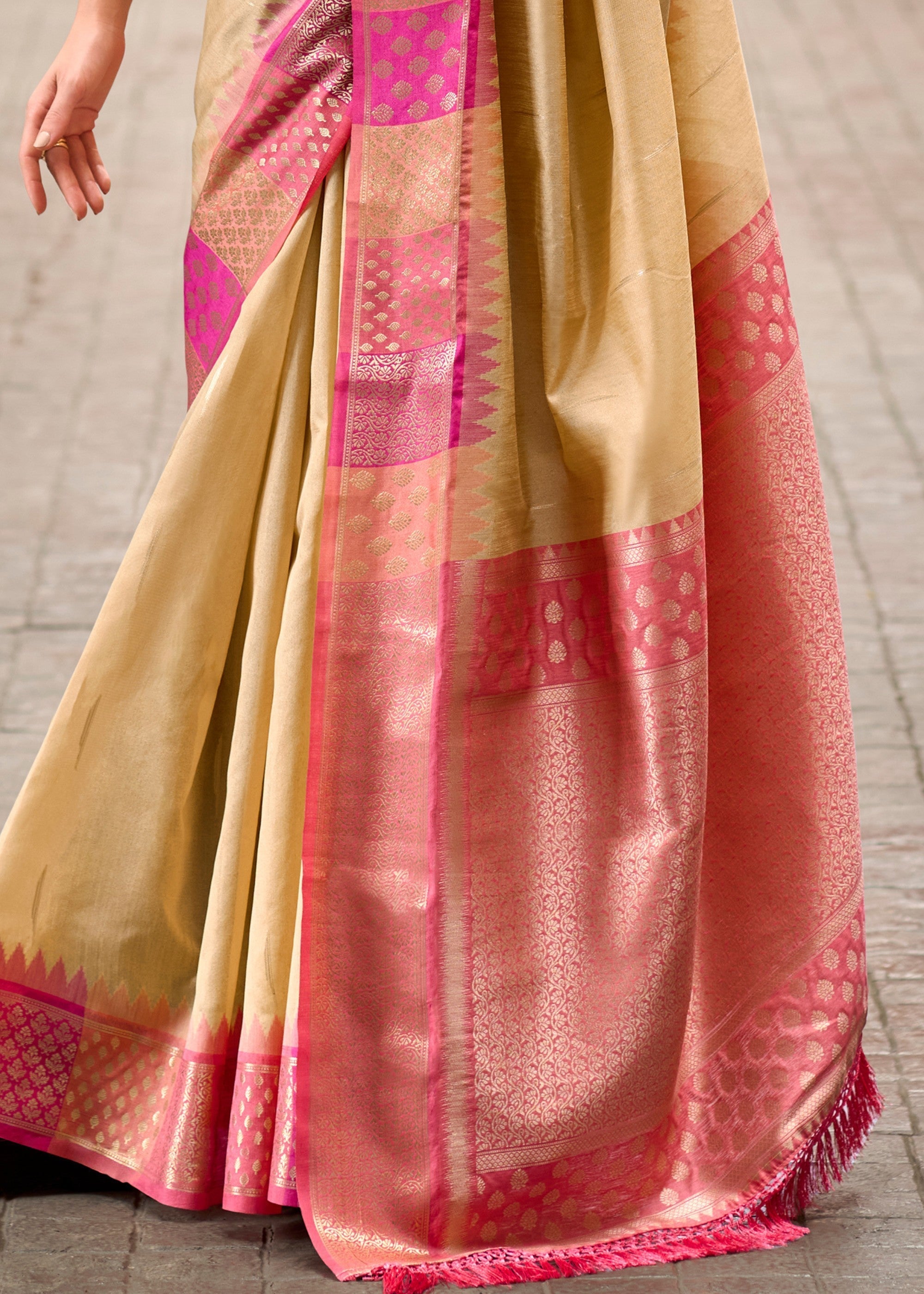 Burlywood Brown Banarasi Silk Saree With Beautiful Contrast Border - qivii