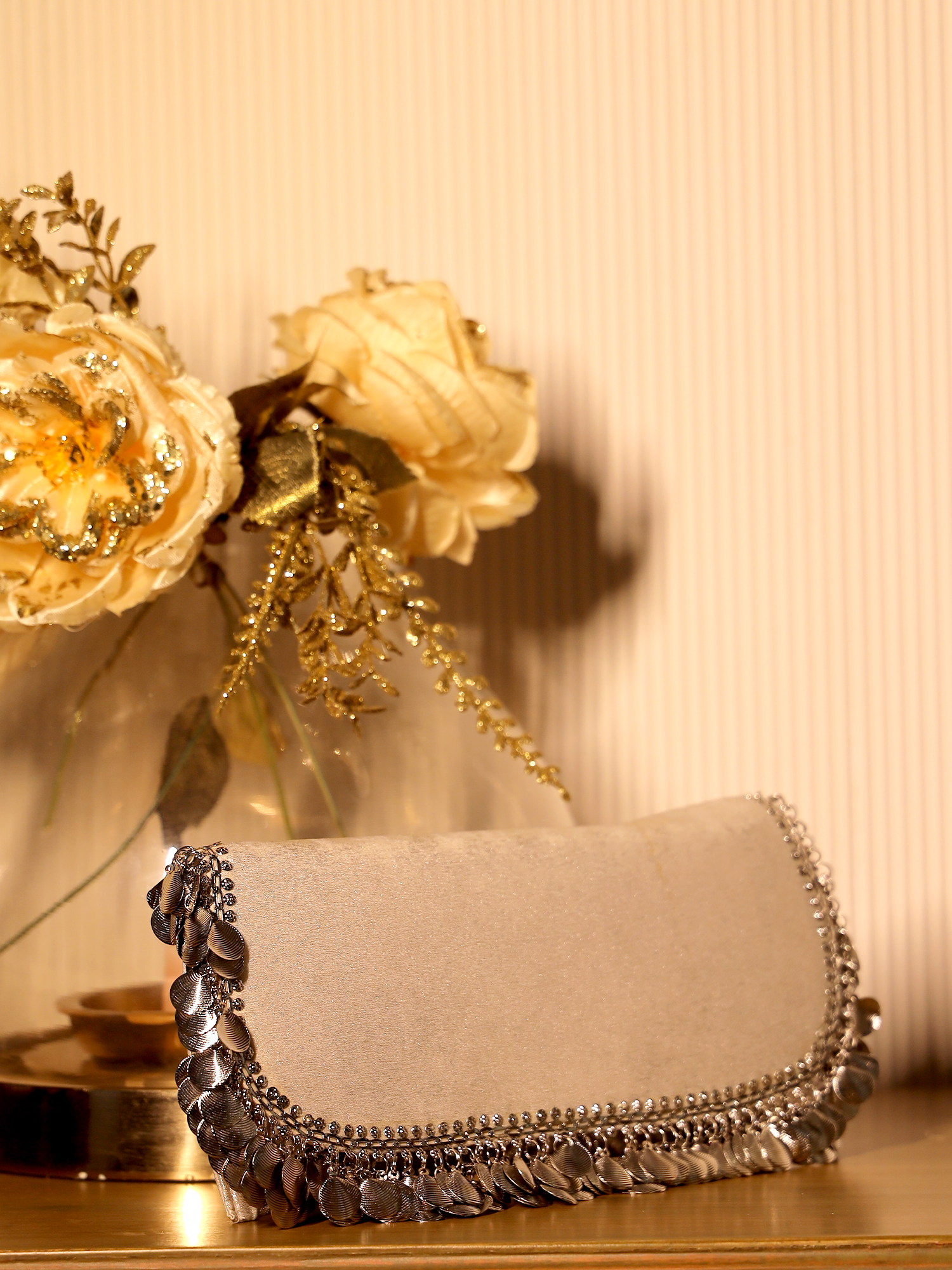 Asha Silver Evening Clutch - qivii