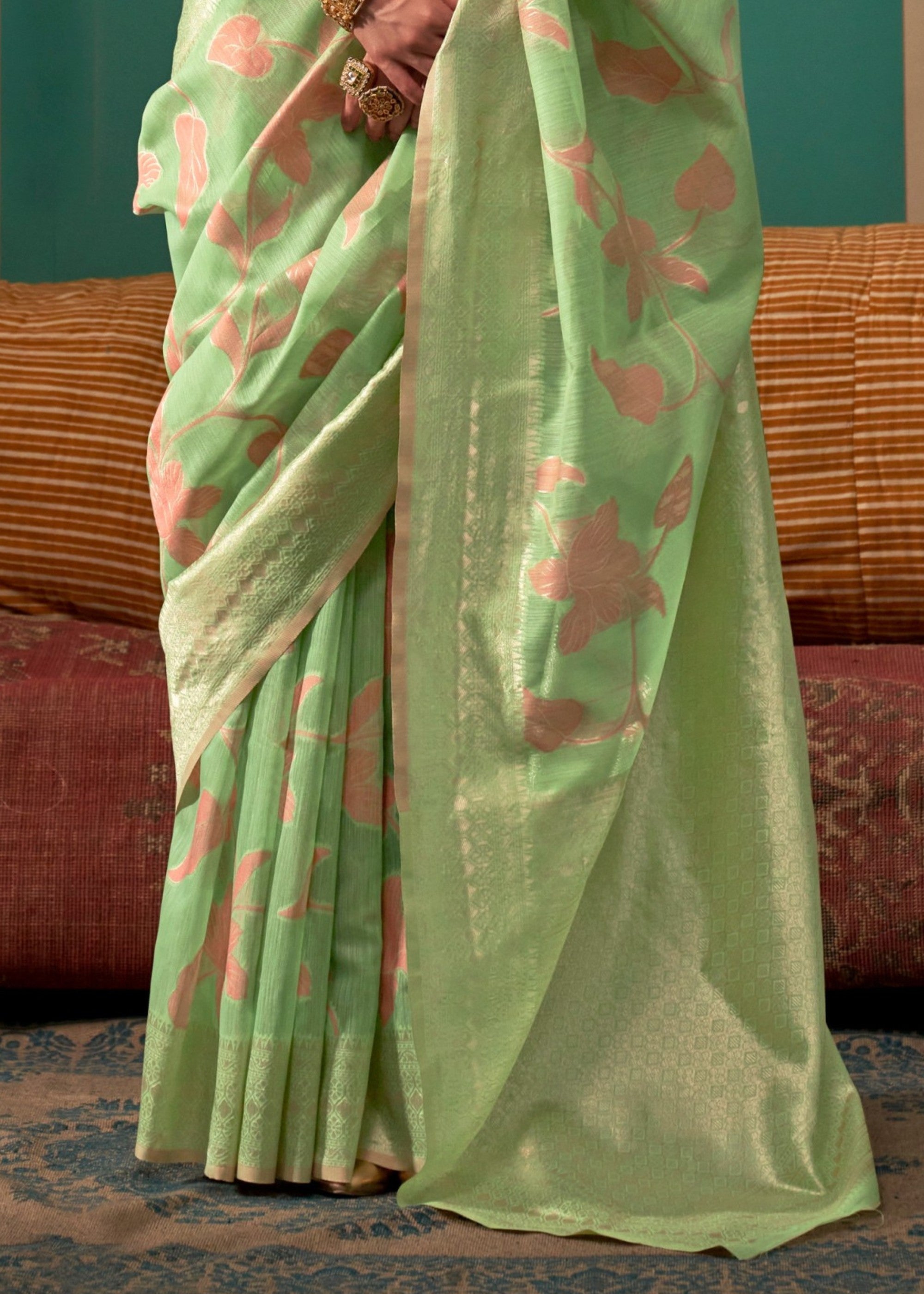 Light Green Handloom Weaving Linen Saree - qivii