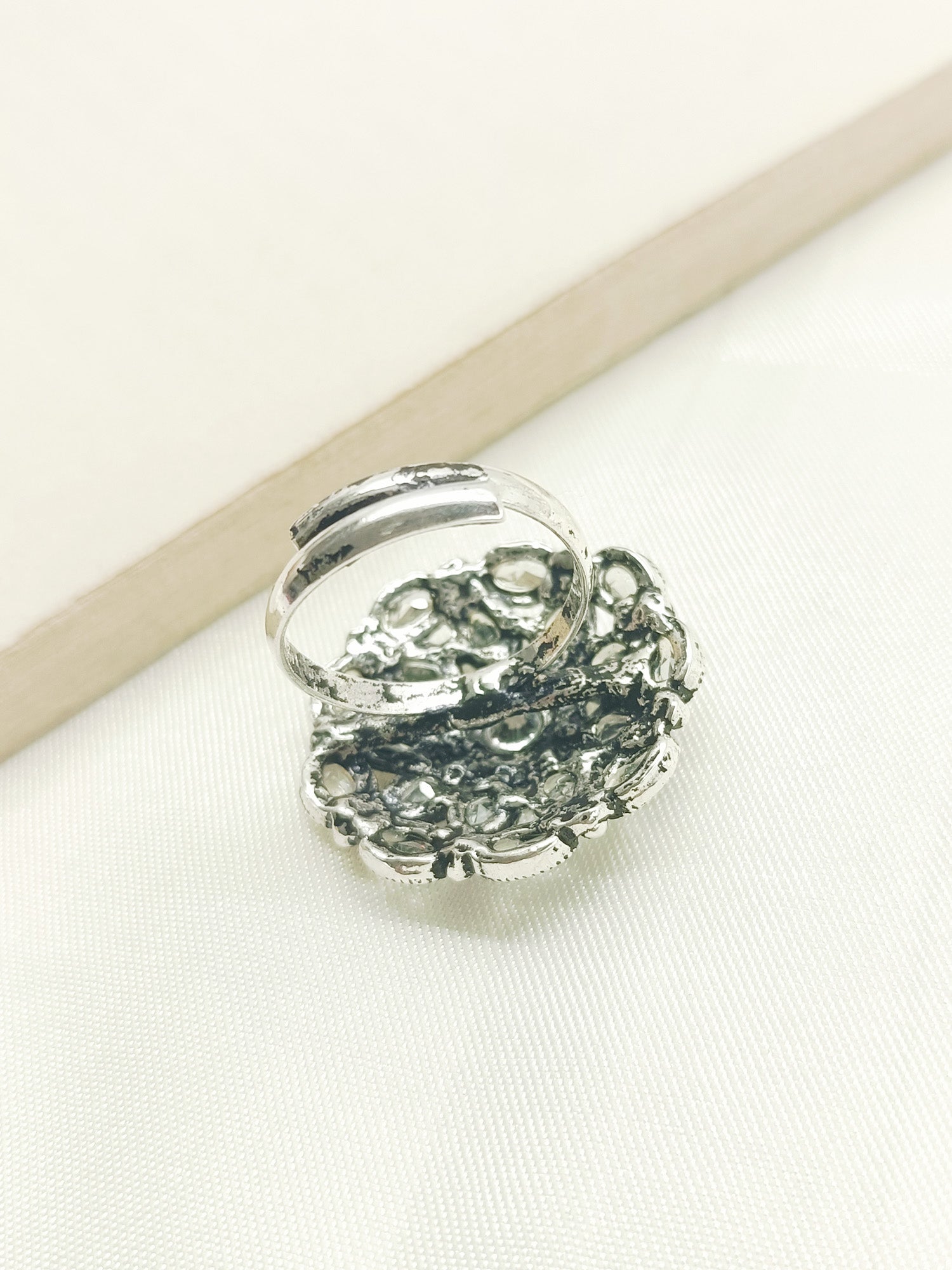 Kanak White Oxidized Finger Ring - qivii