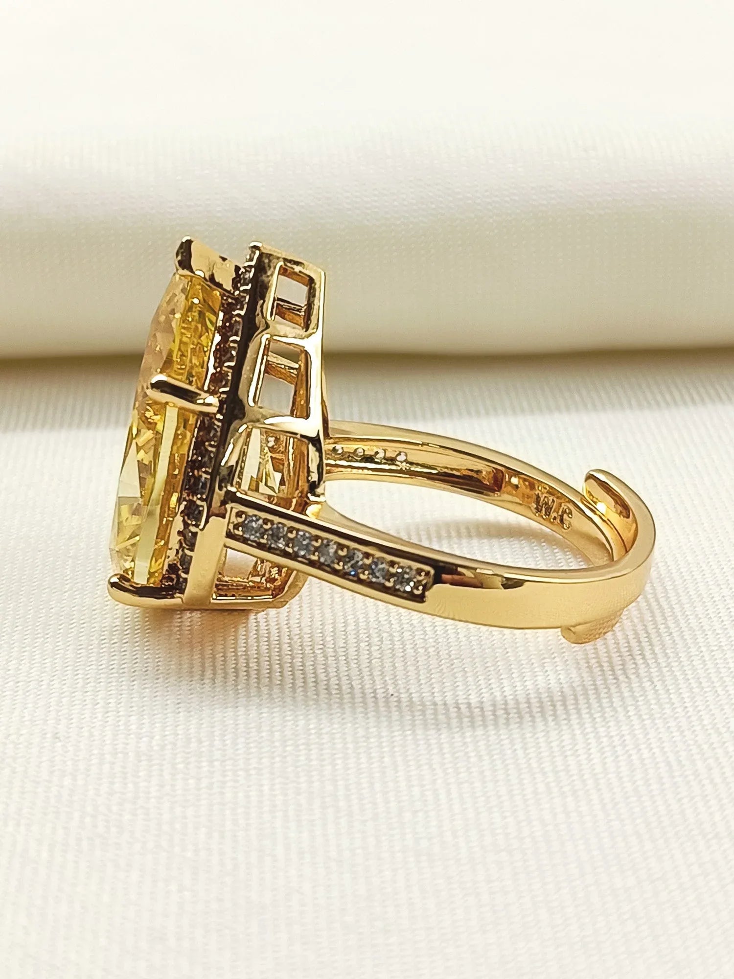 Kimora Yellow American Diamond Finger Ring