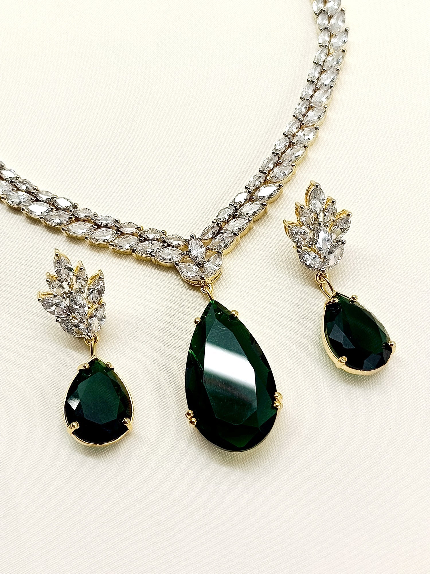 Tinsley Changeable Golden American Diamond Necklace Set