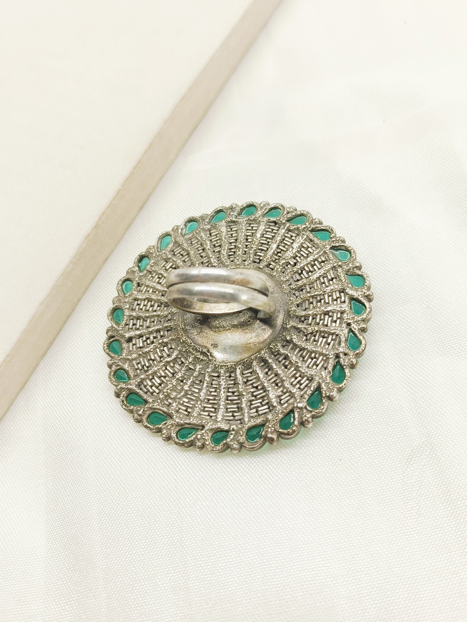 Nayu Green Oxidized Finger Ring - qivii