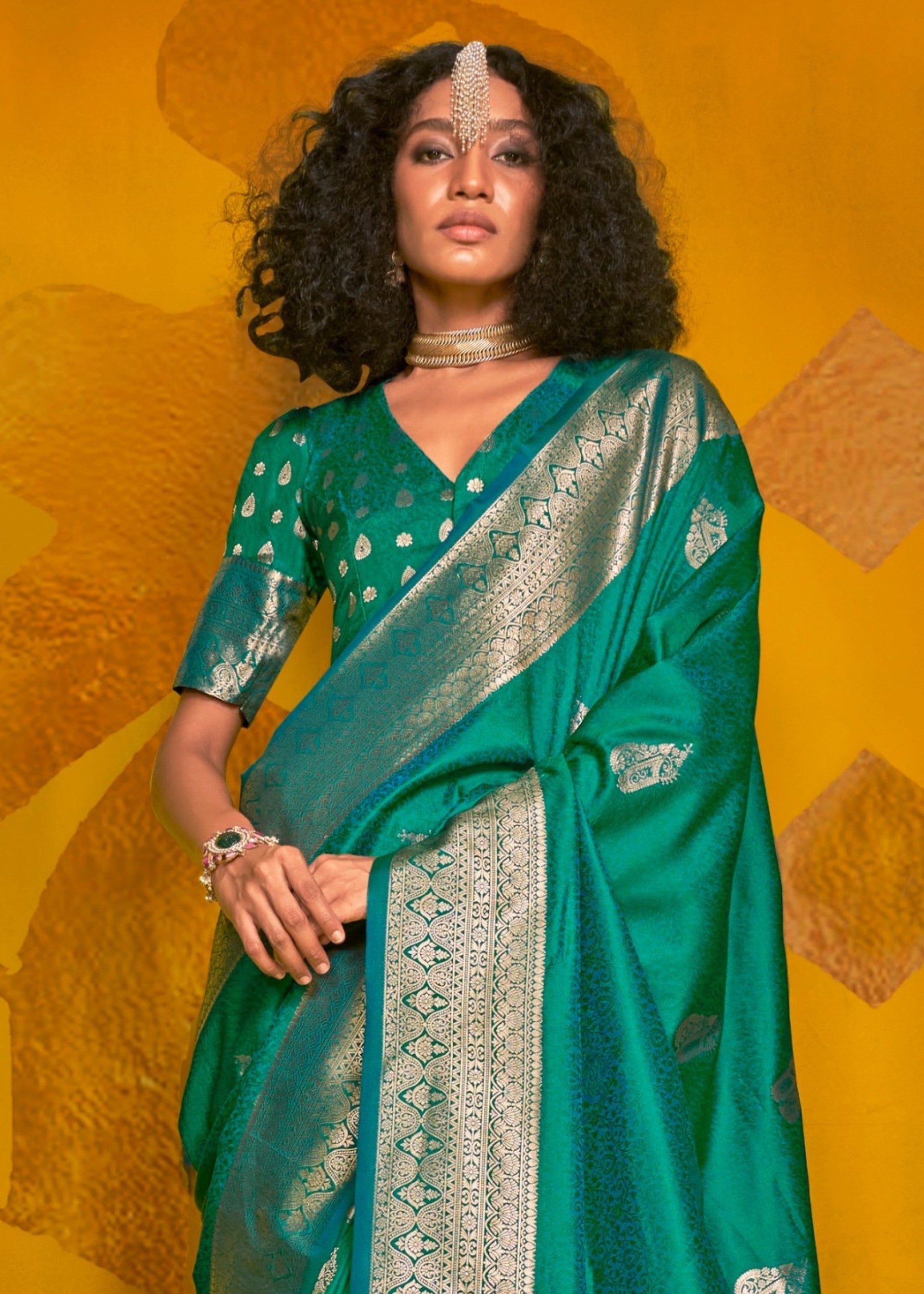 Cadmium green Two Tone Handloom Weaving Silk Saree : Top Pick - qivii