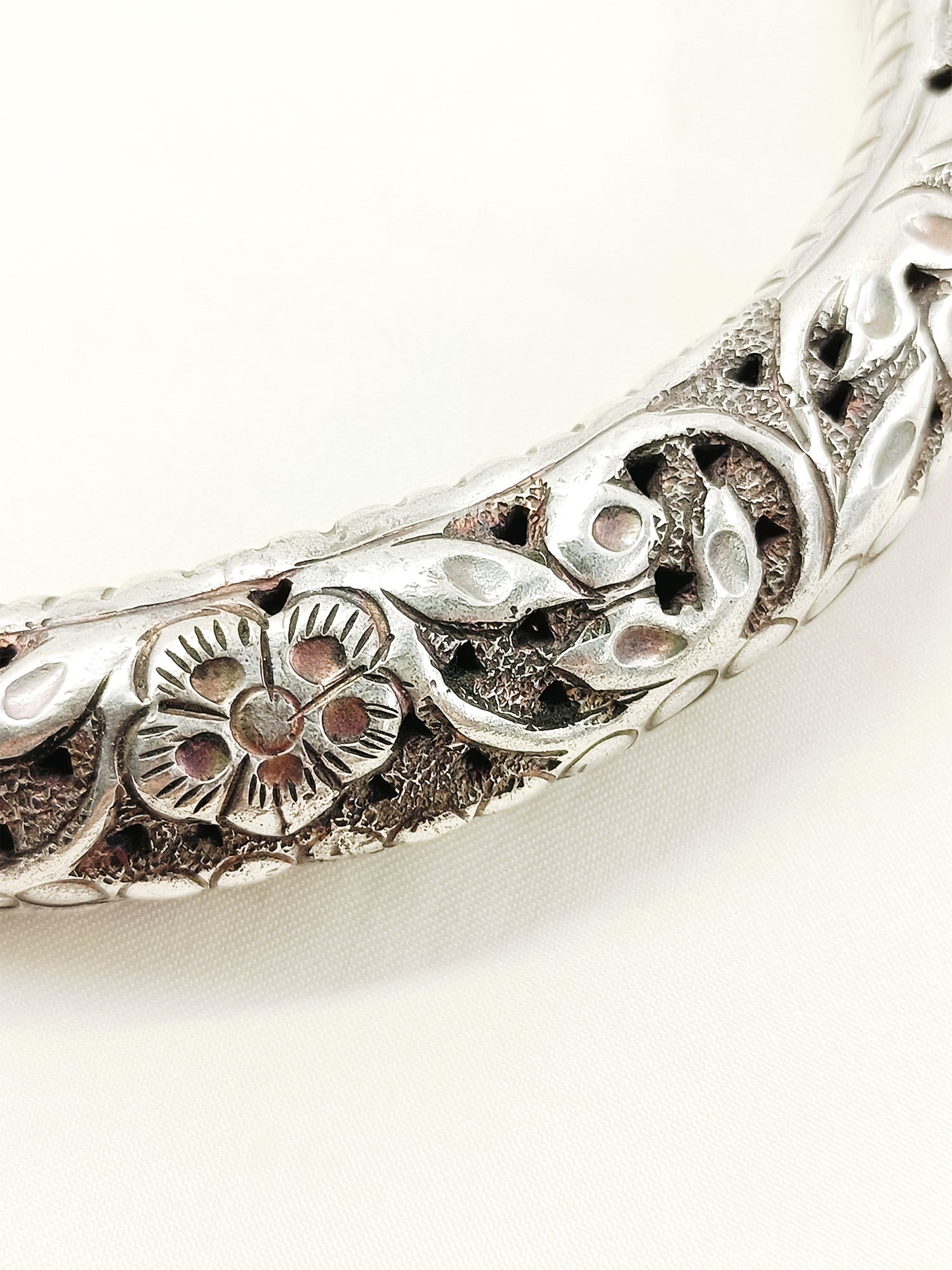 Ishira Plain Oxidized Neckpiece