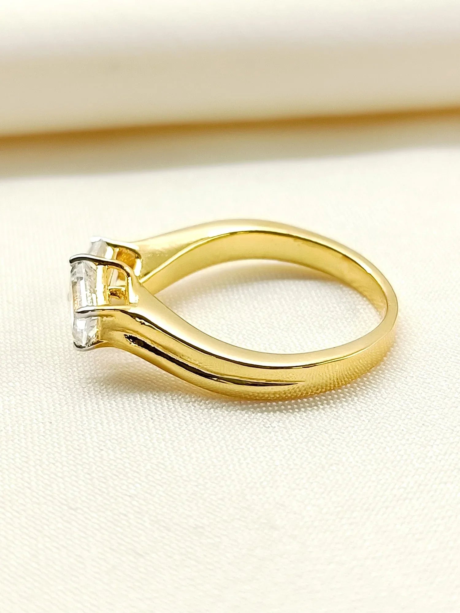 Forum 92.5 Silver Swarovski Stone Finger Ring