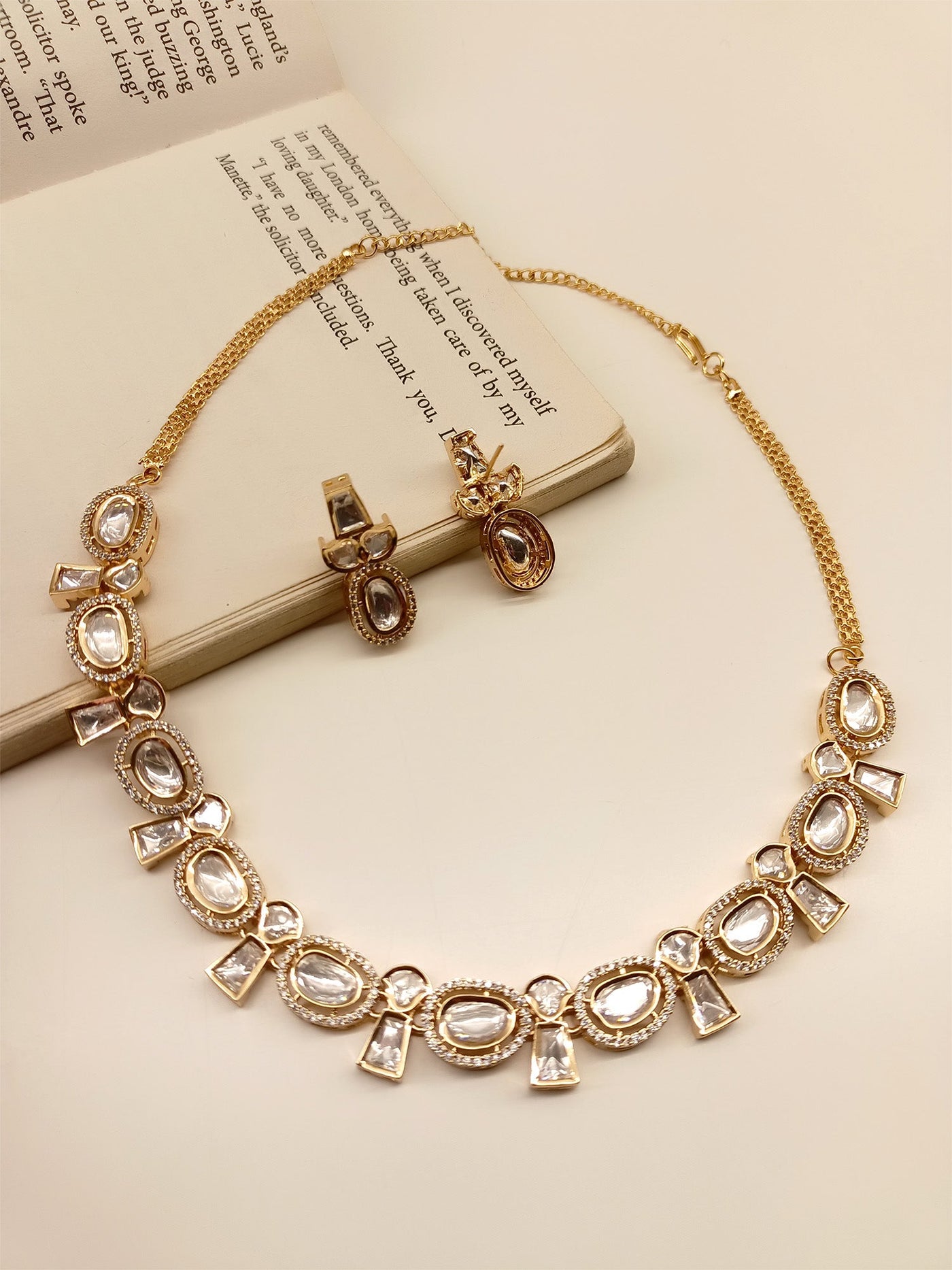 Caterpie White Kundan Necklace Set