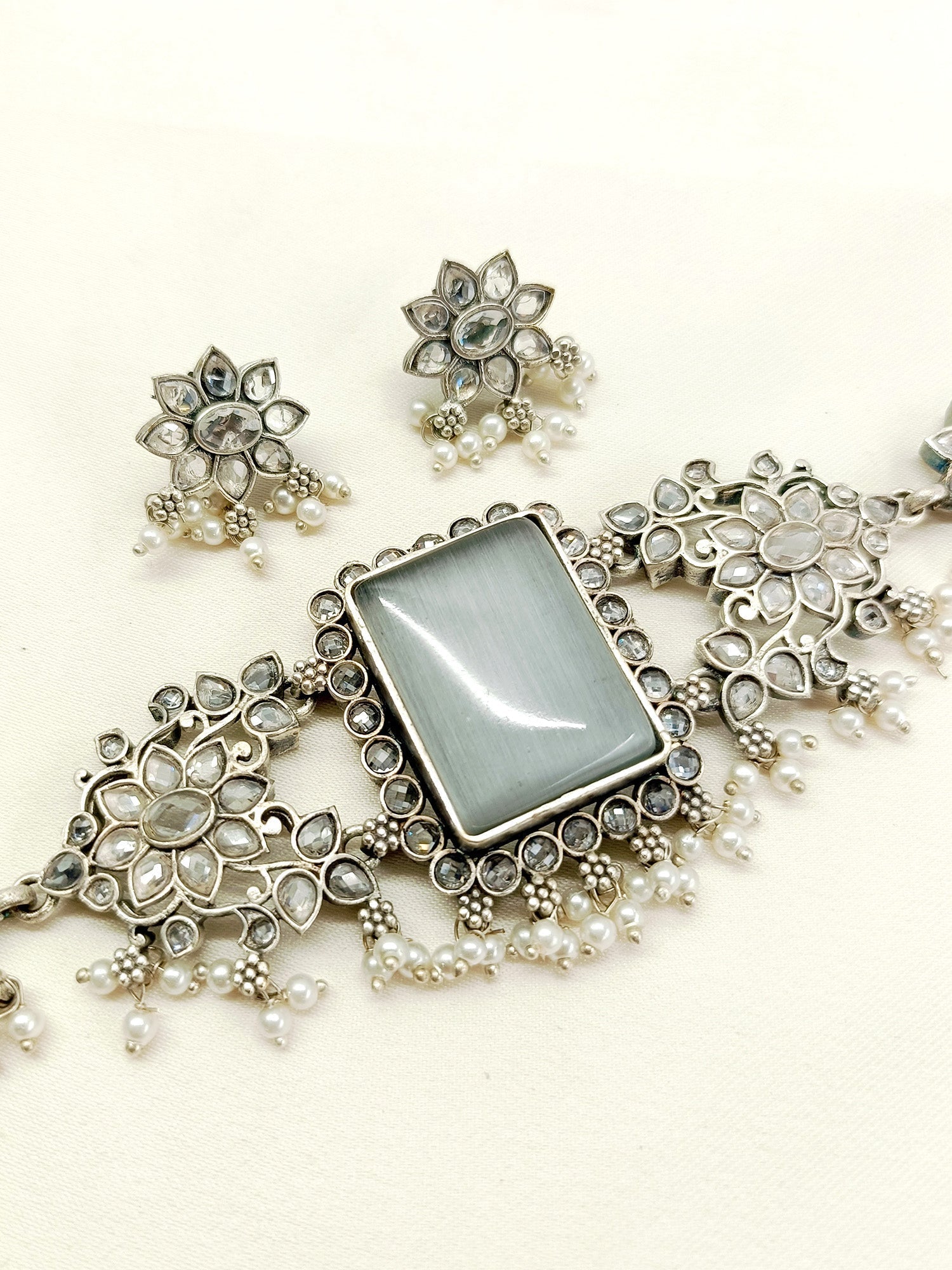 Vibha Grey Oxidized Choker Set - qivii