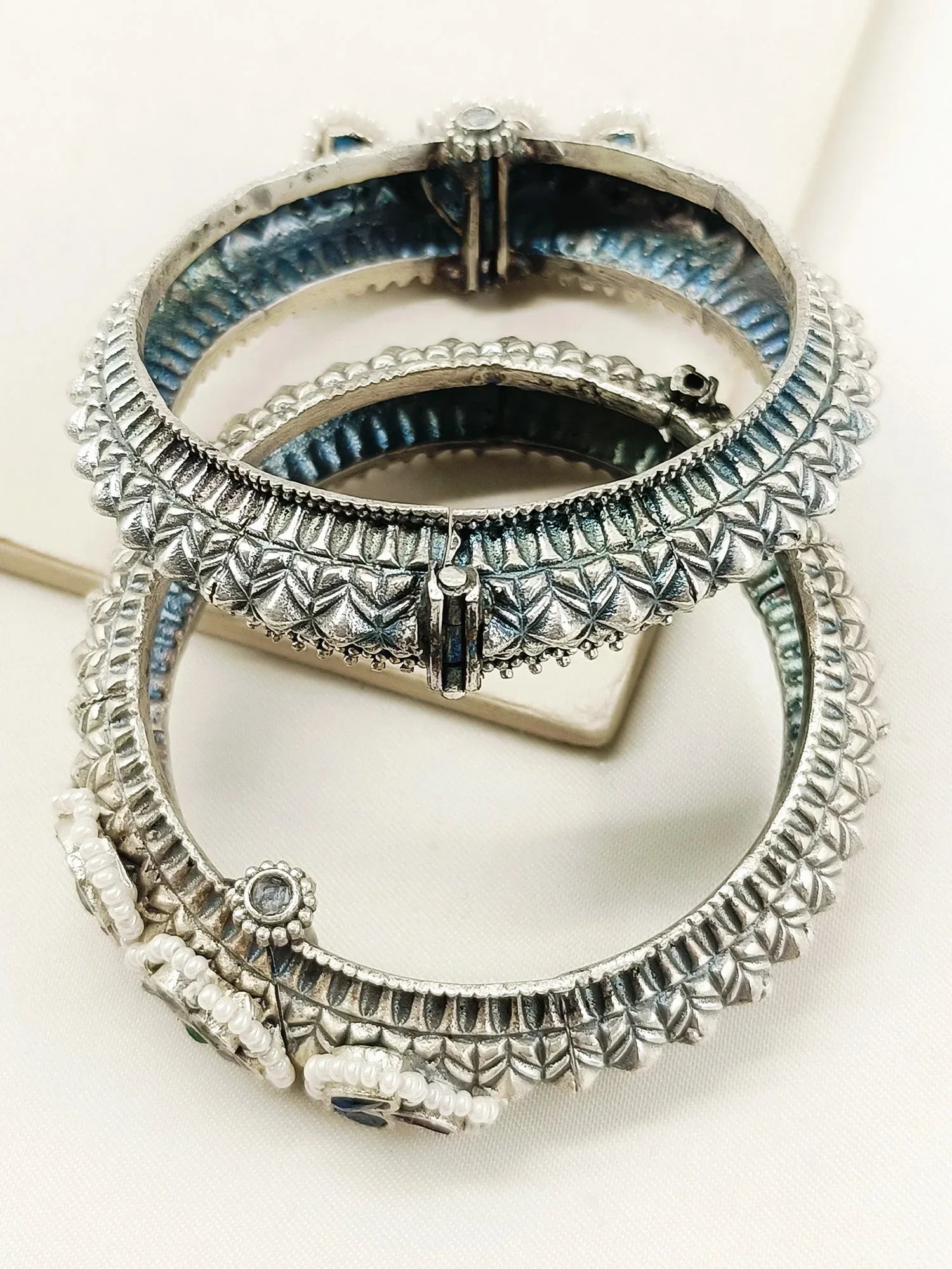 Hanvita Multi Colour Oxidized Bangle