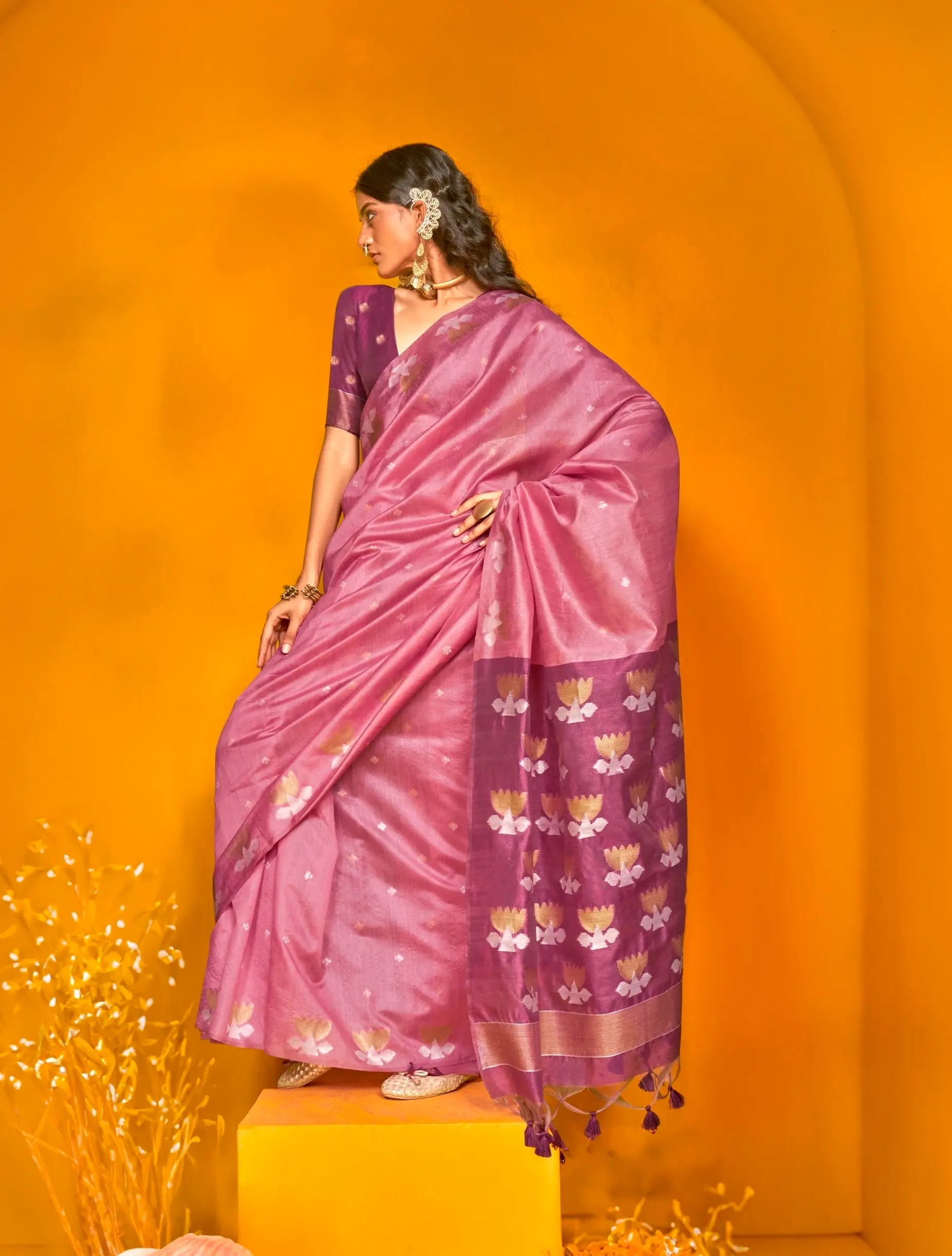 Light Pink Tussar Silk Zari Weaving Work Saree - qivii