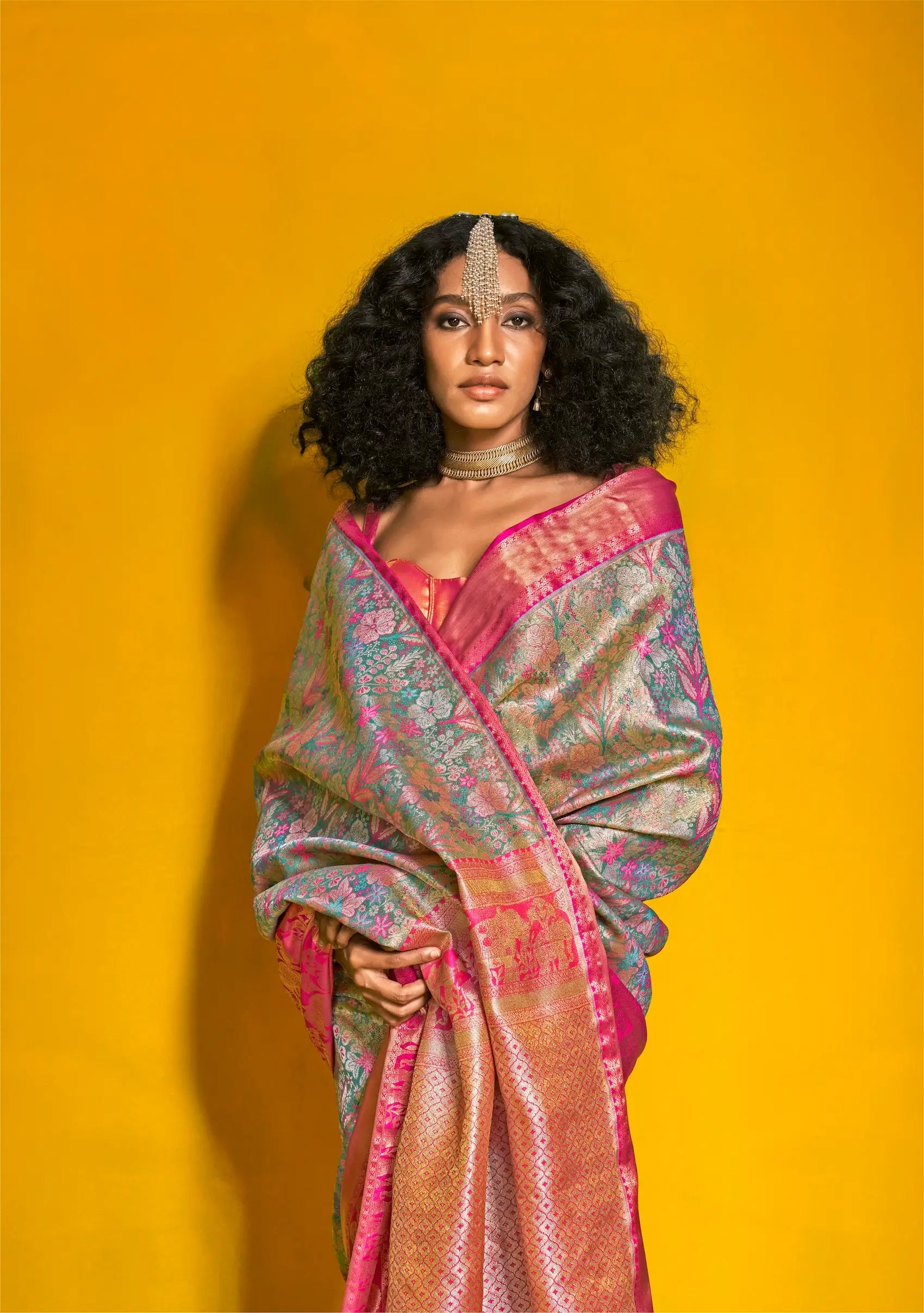 Blue-Pink Handloom Silk Saree With Zari Weaving Work - qivii