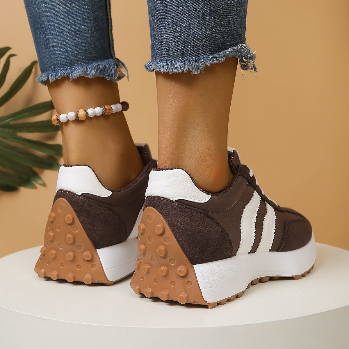 Women's Athena Curve Chunky Retro Runner Sneakers – Extended-Size Vintage Dad Walking Shoes with Sculpted Waist (US 5–11.5)