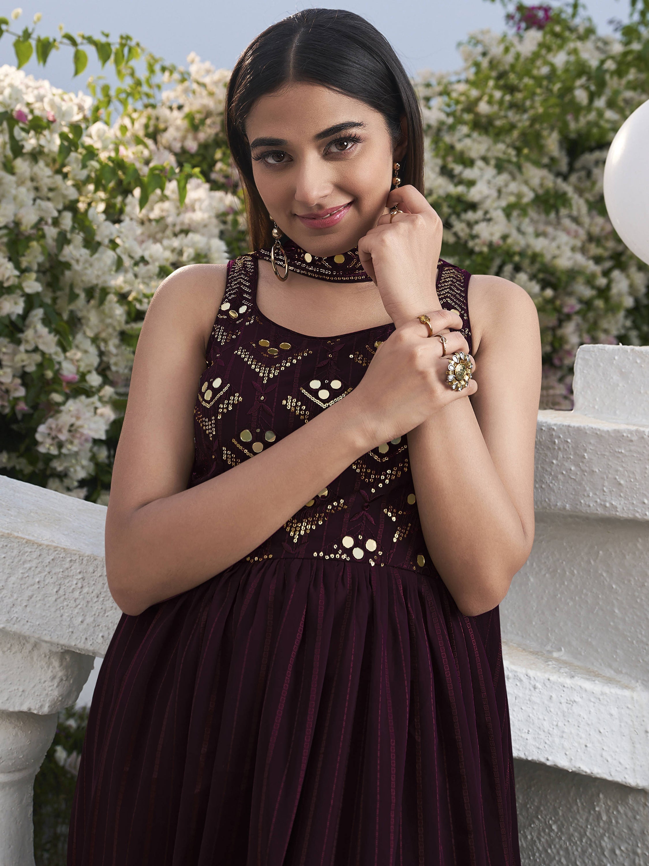 Comfortable and breathable georgette fabric ensuring a great look and feel