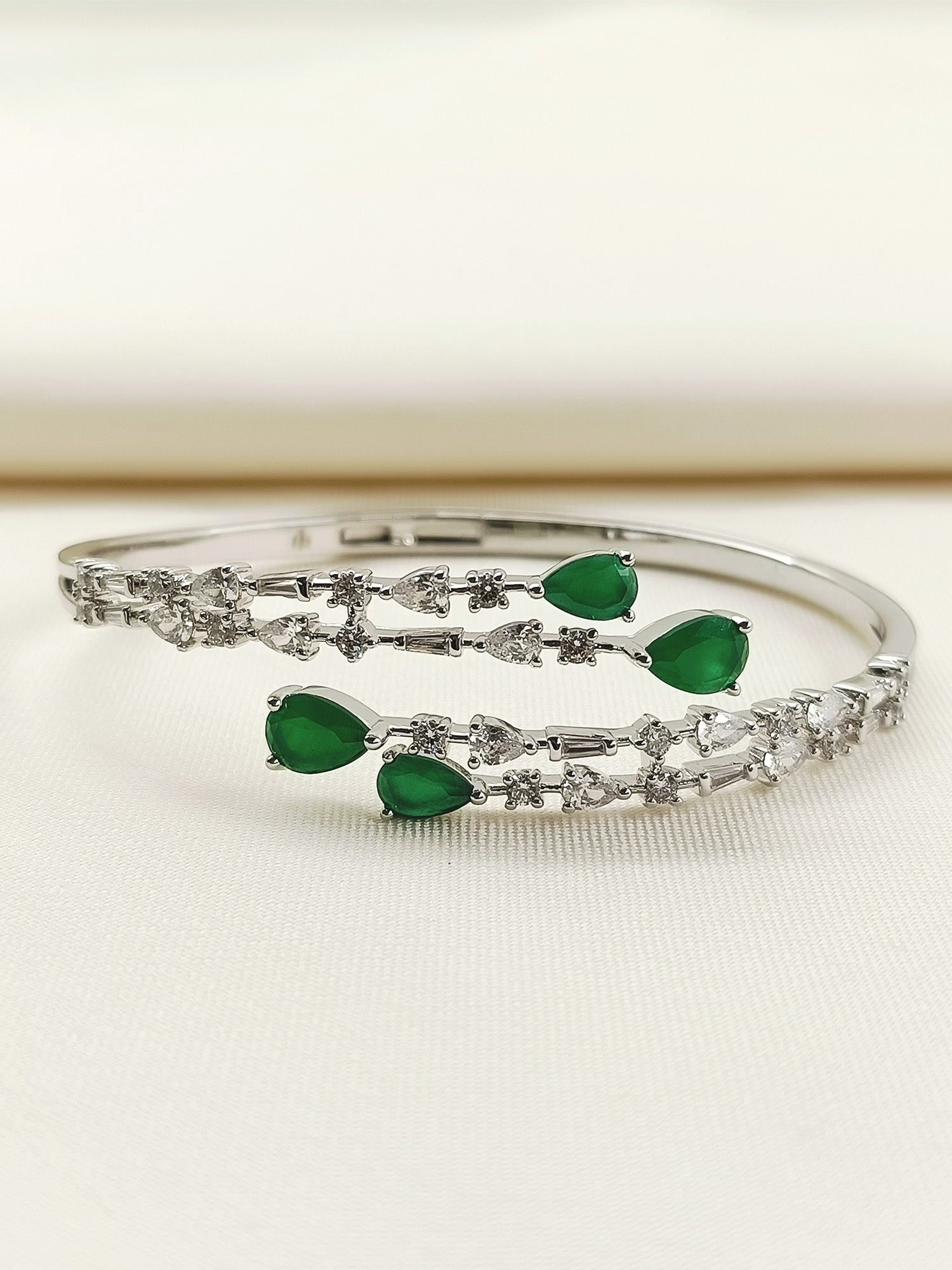 Inaayat Green American Diamond Bracelet